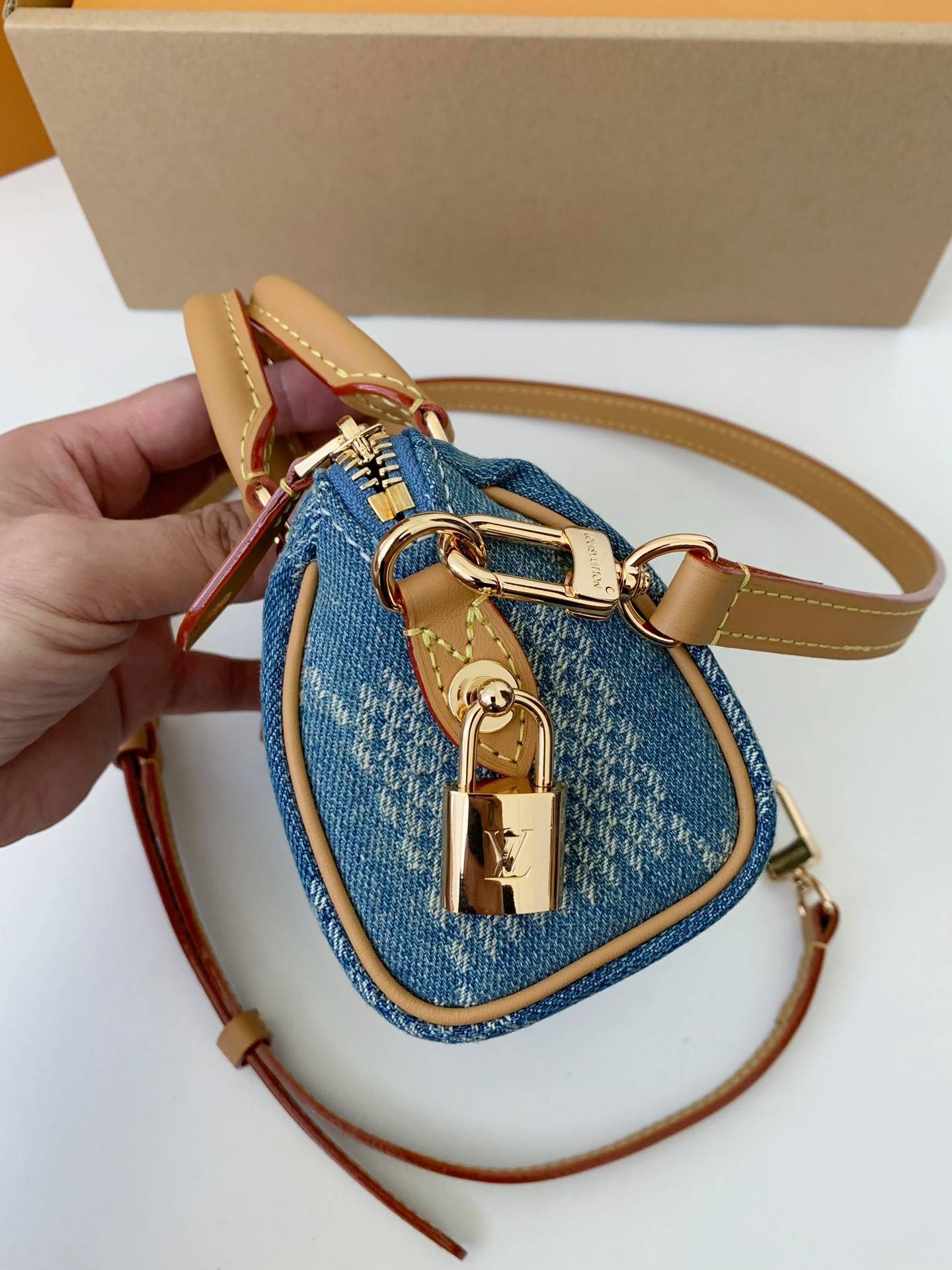 L*V The new SPEEDY 18bandouli ère tannin denim handbag  N40682  Size：18*12*10cm
