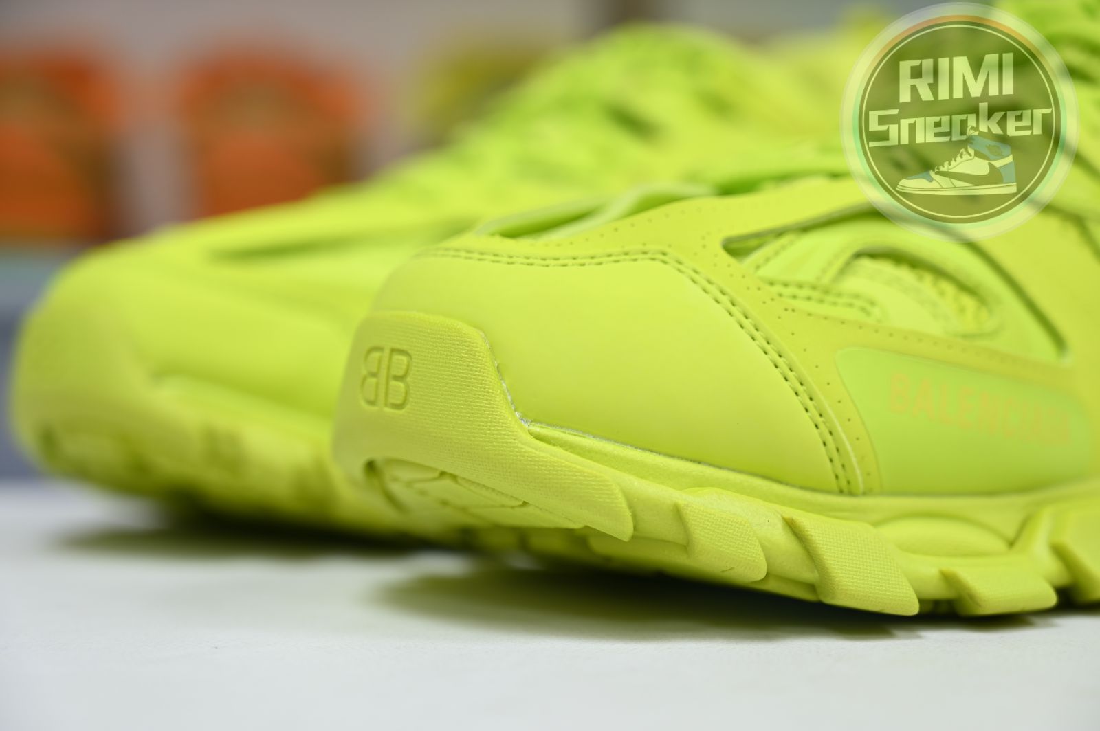Balenciaga BLGA Track（LED）