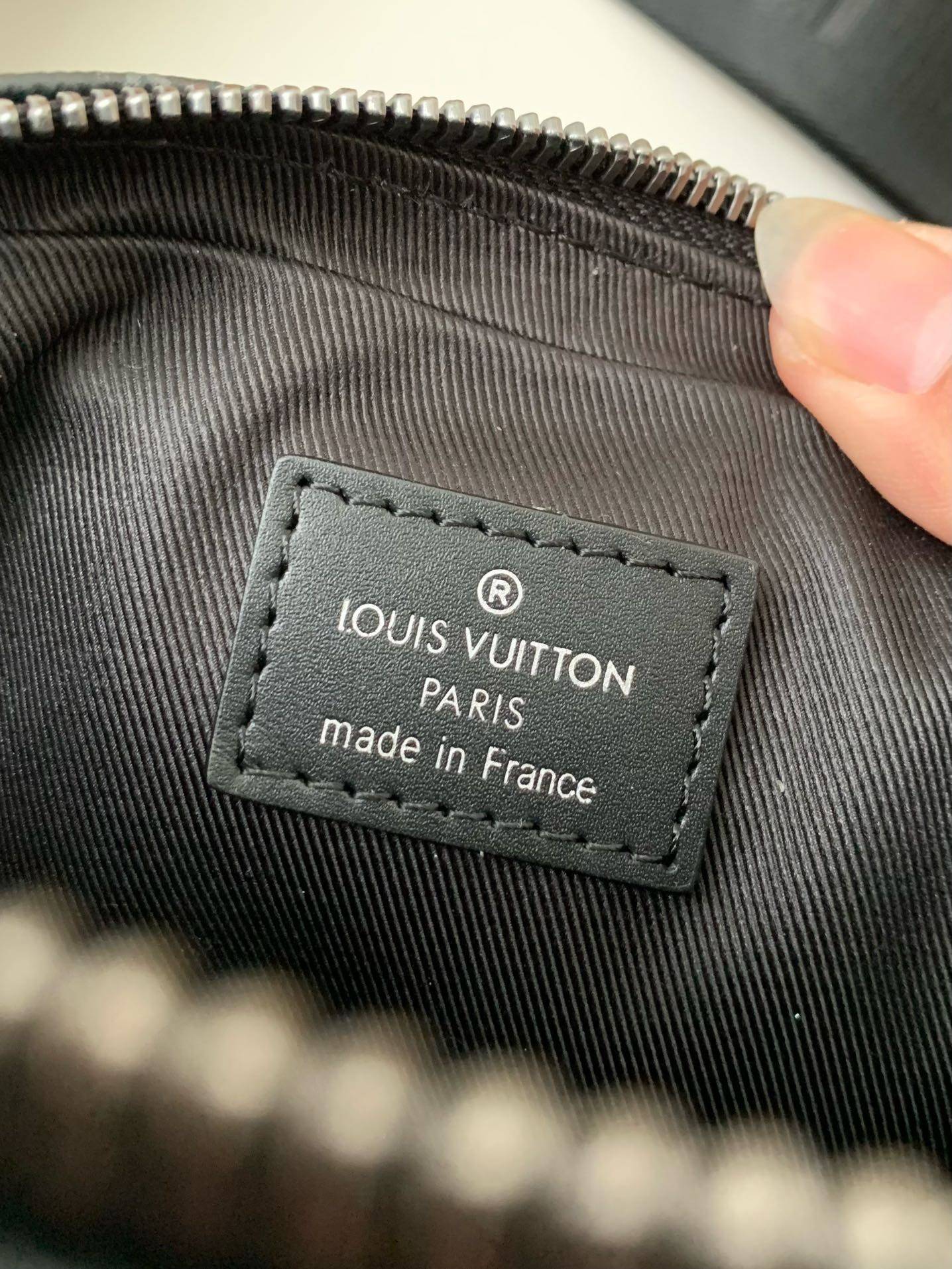 L*V Autumn/Winter New NANO PORTE DOCUMENTS VOYAGE Handbag M82770, Top Quality