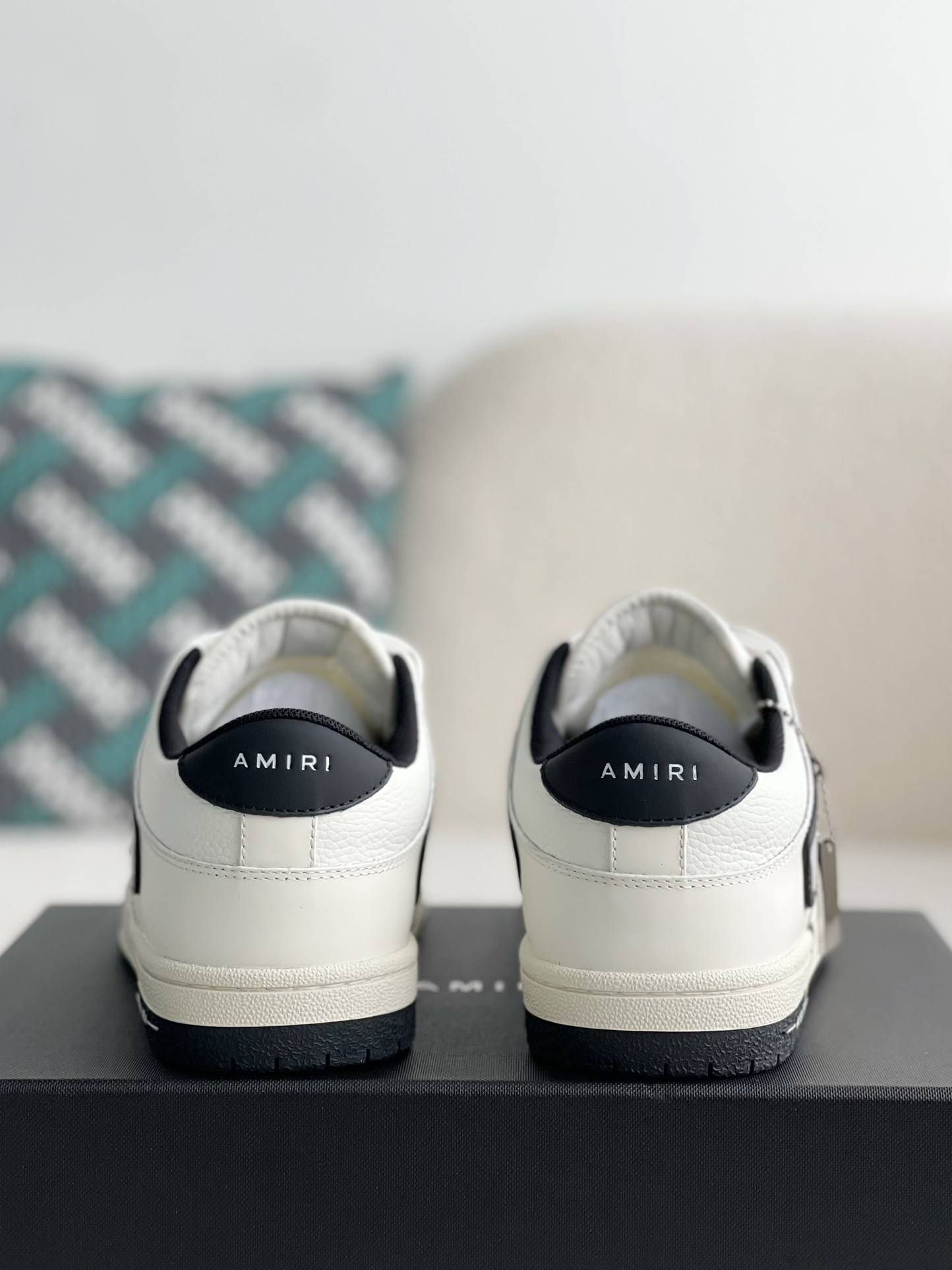 A*RI Bone Sneakers