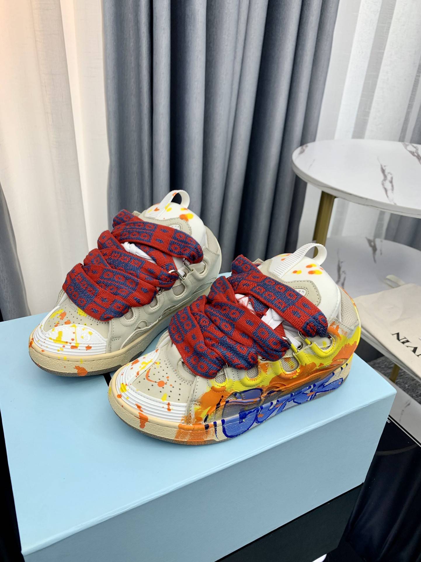 LA*N Sneaker