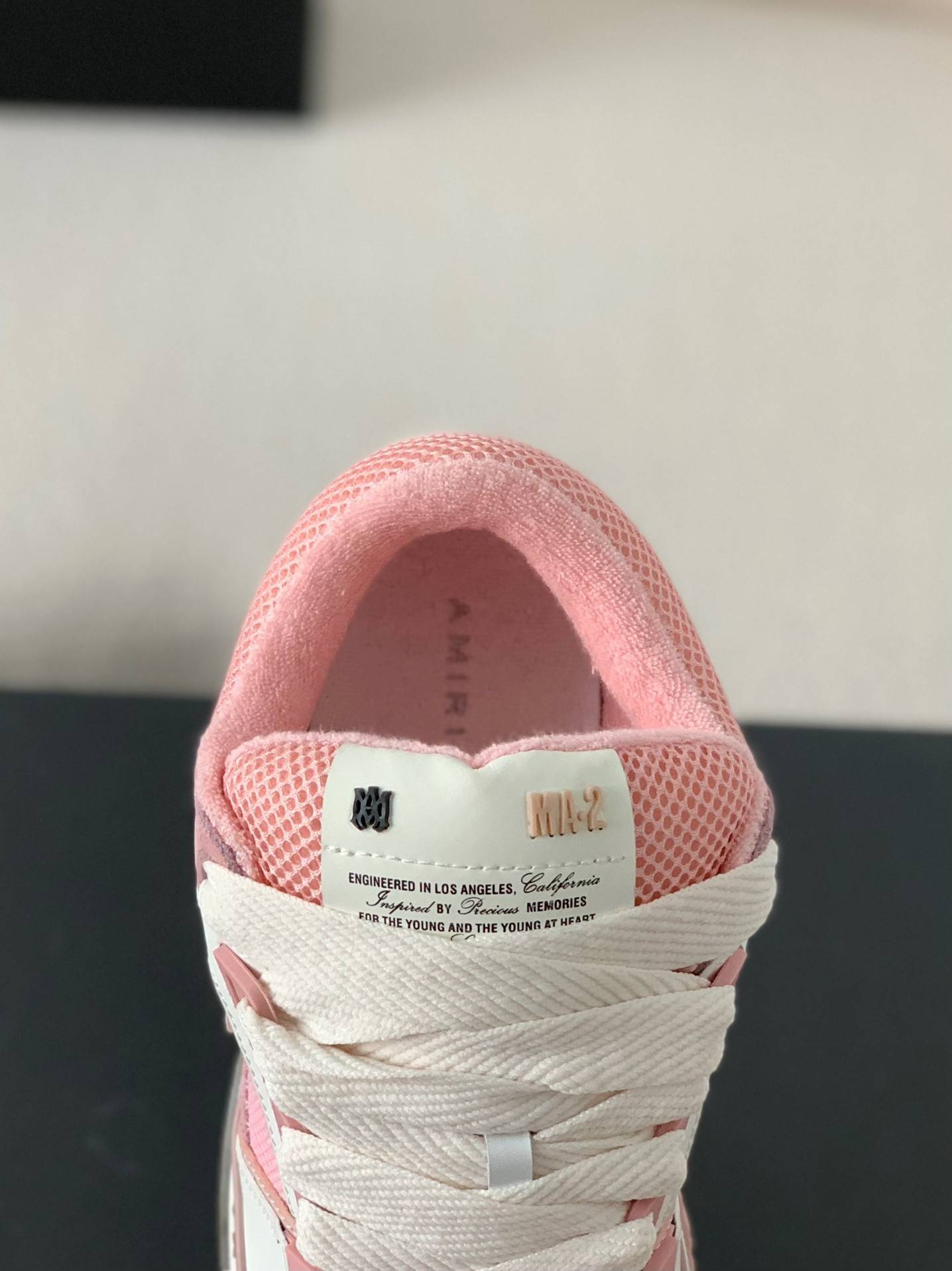 A*RI Sneakers