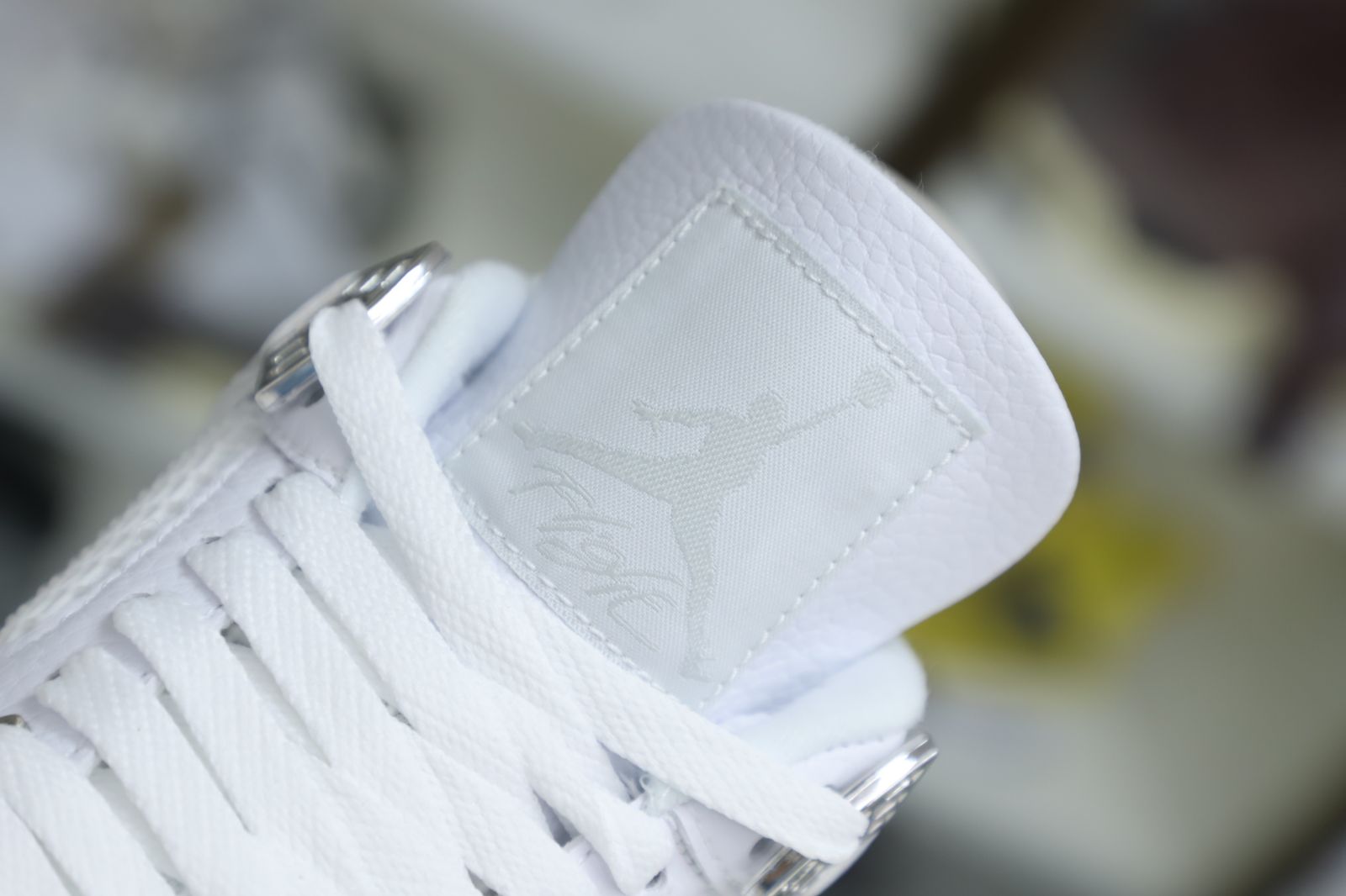 AIR JORDAN 4 RETRO 