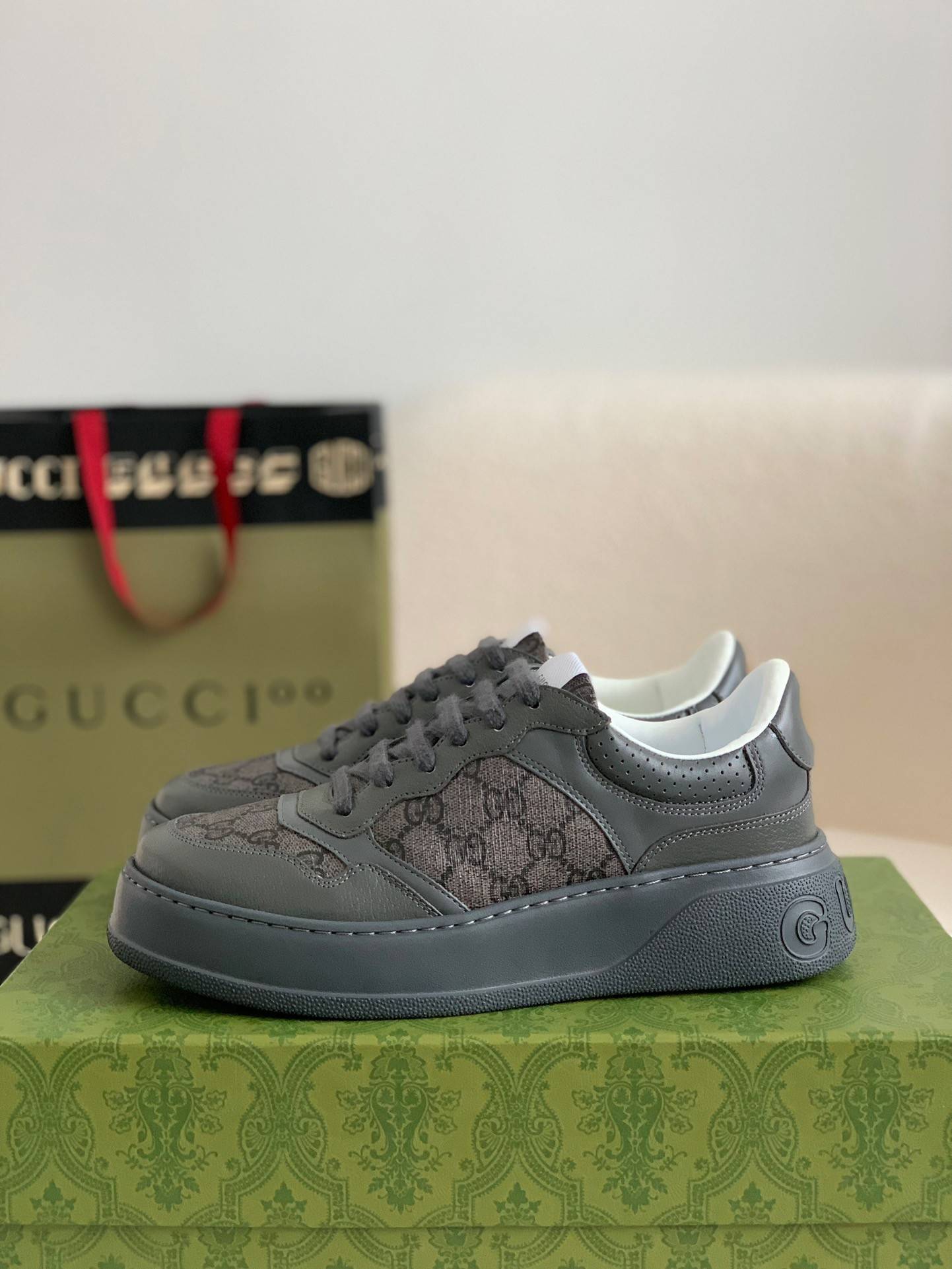 GU*Isneakers Cowhide