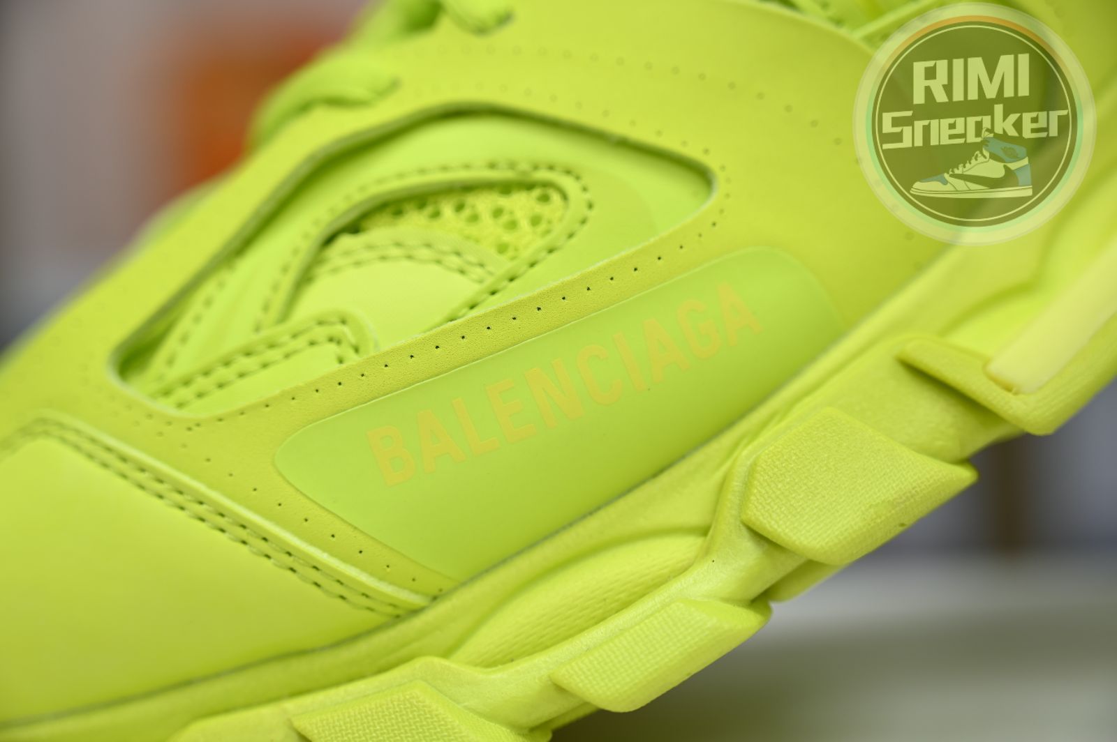 Balenciaga BLGA Track（LED）