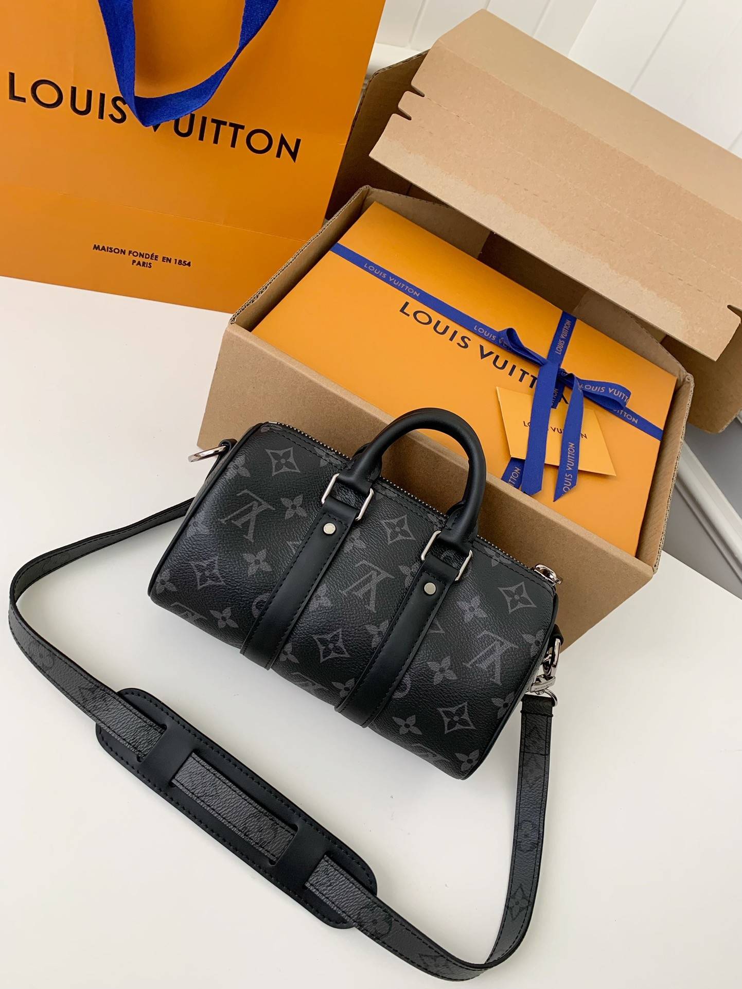 L*V Classic City Keepall xs Handbag M45937, Unisex Size: 21 * 12 * 9cm