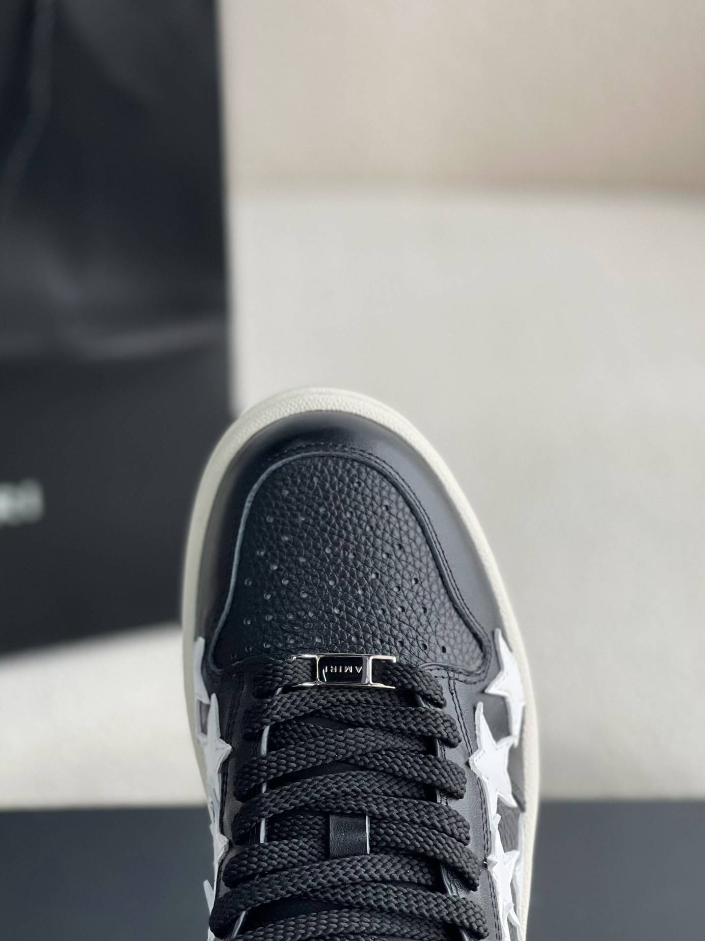 A*RI Sneakers