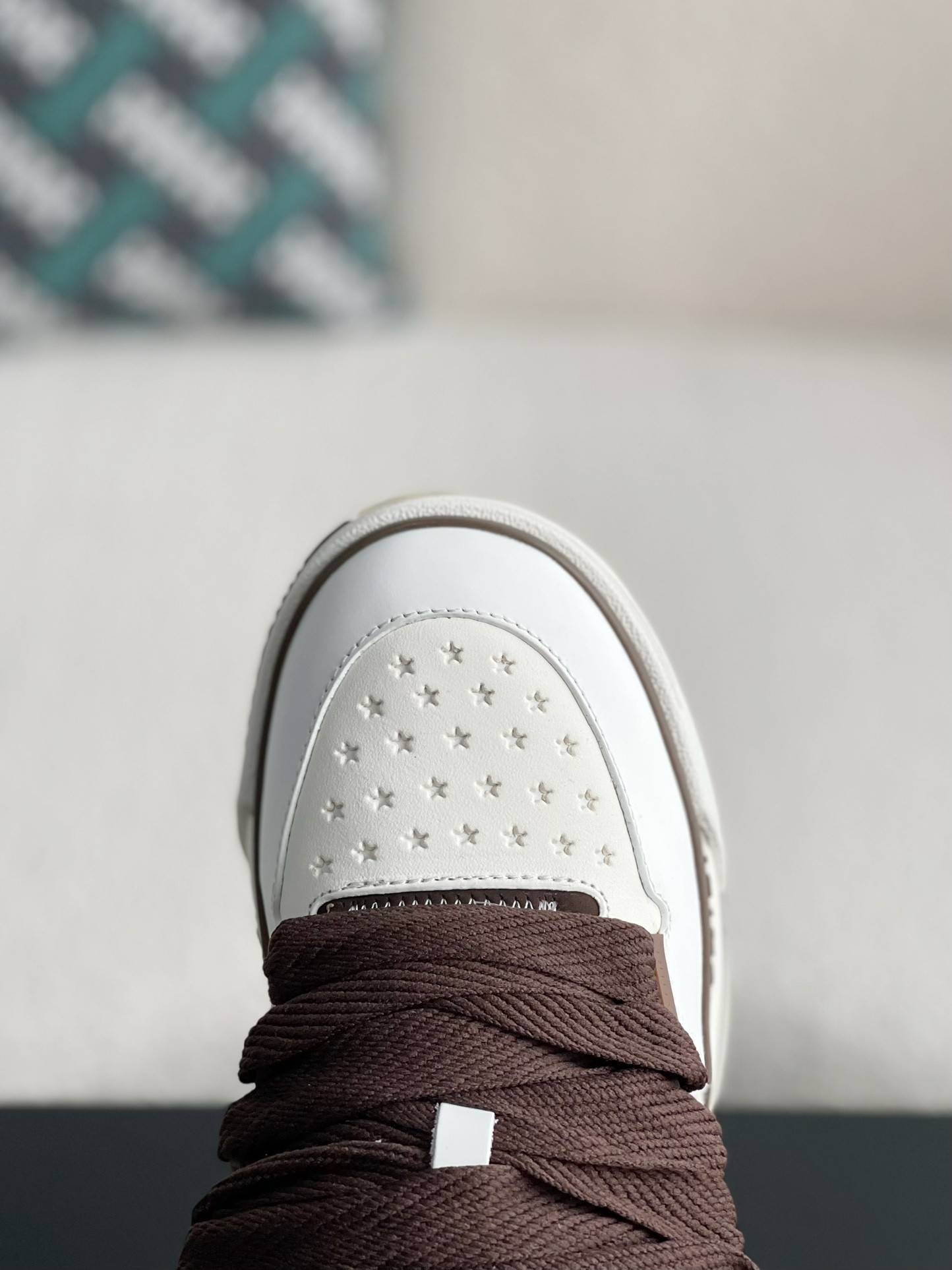A*RI sneaker
