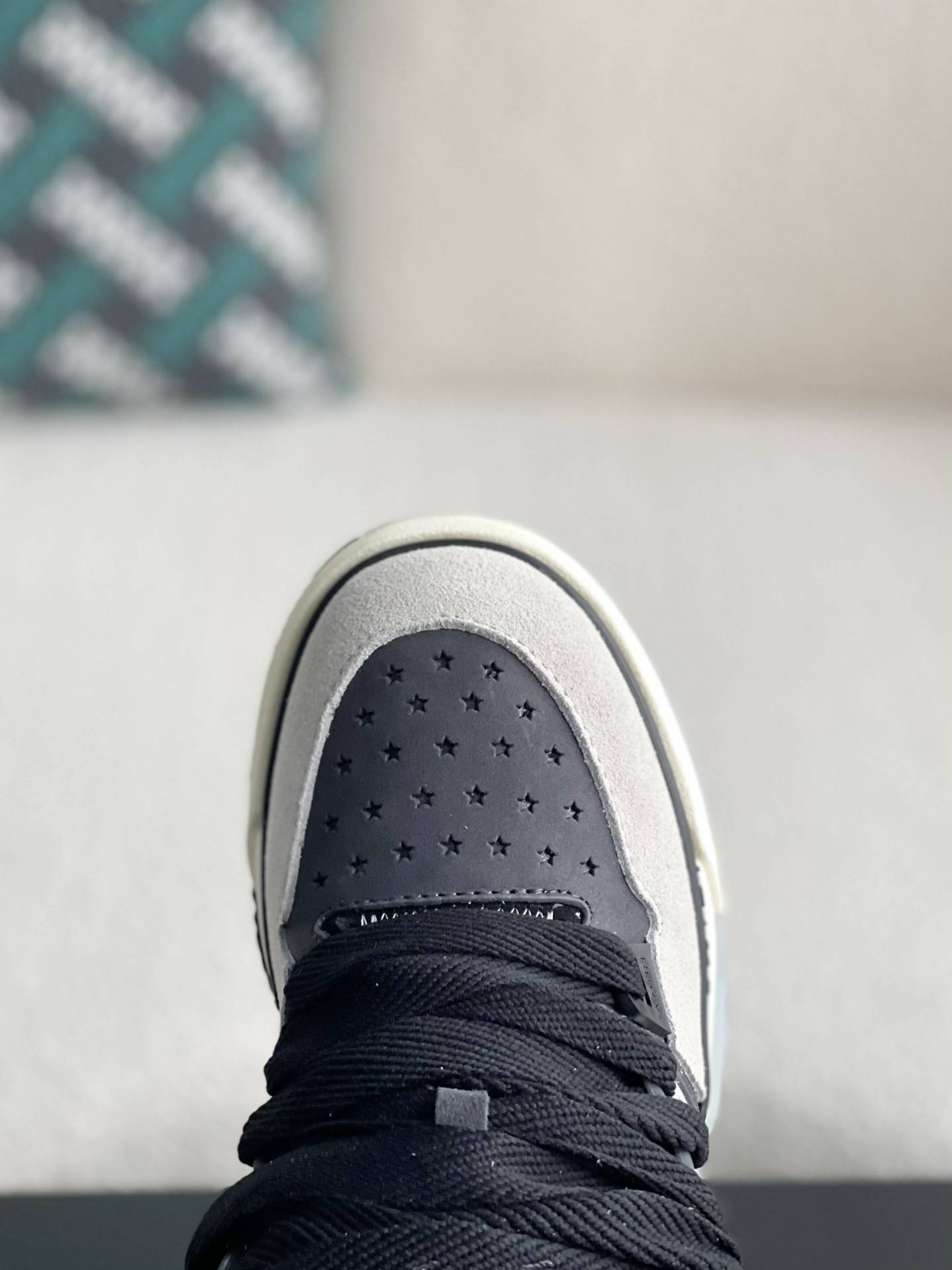 A*RI sneaker