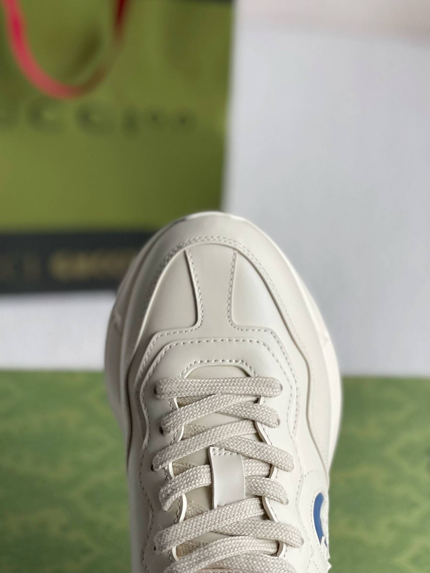 GU*IRetro Clunky Sneaker