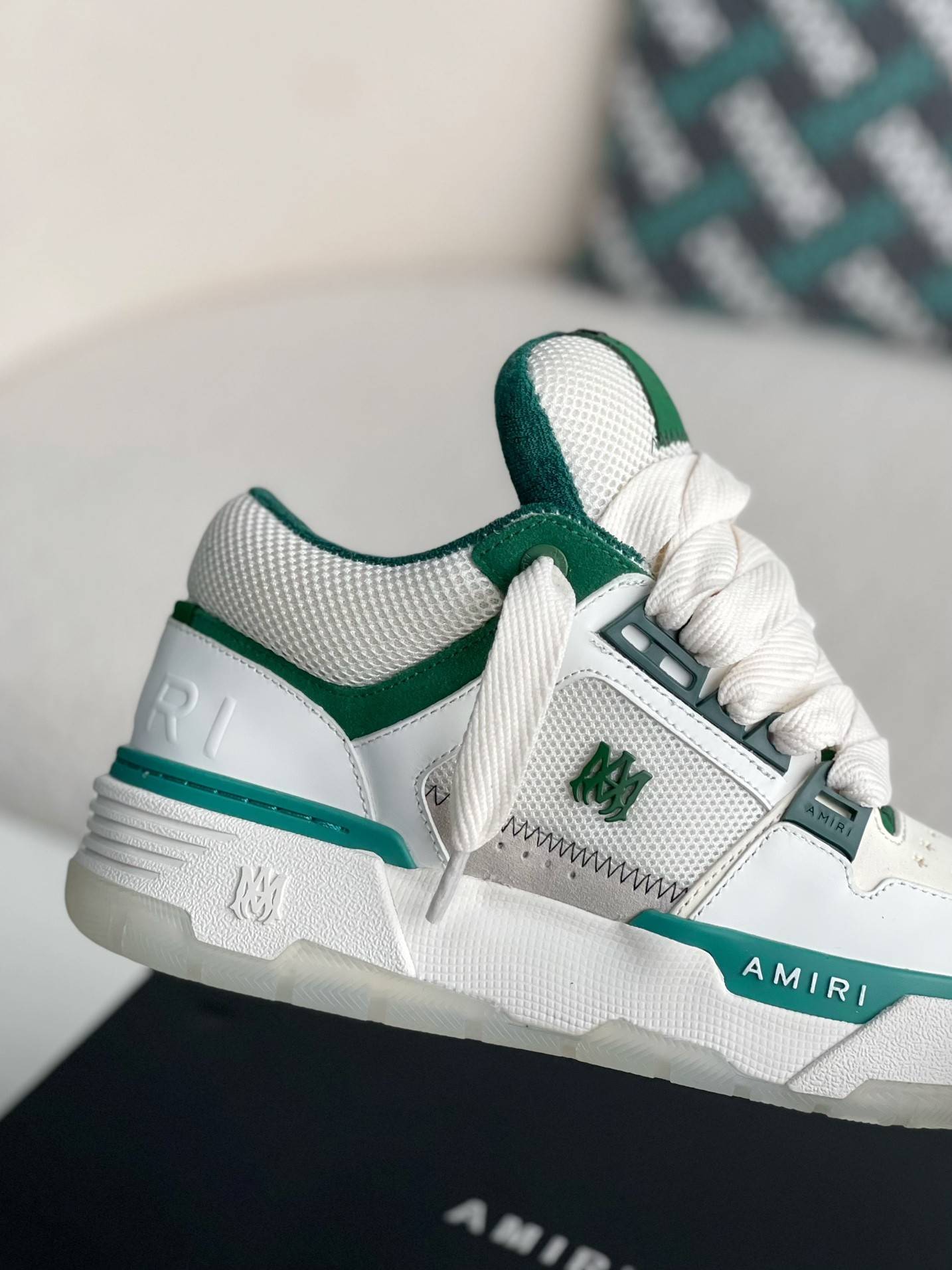 A*RI sneaker