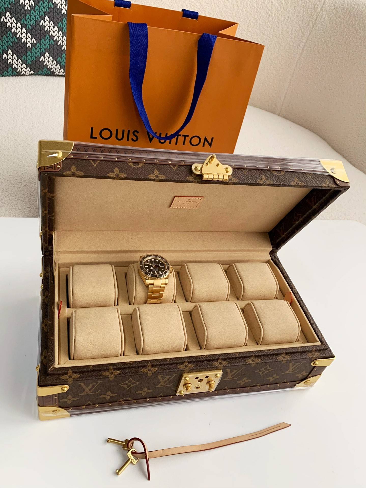 L*V Watch Storage Box Size:34*18*11cm