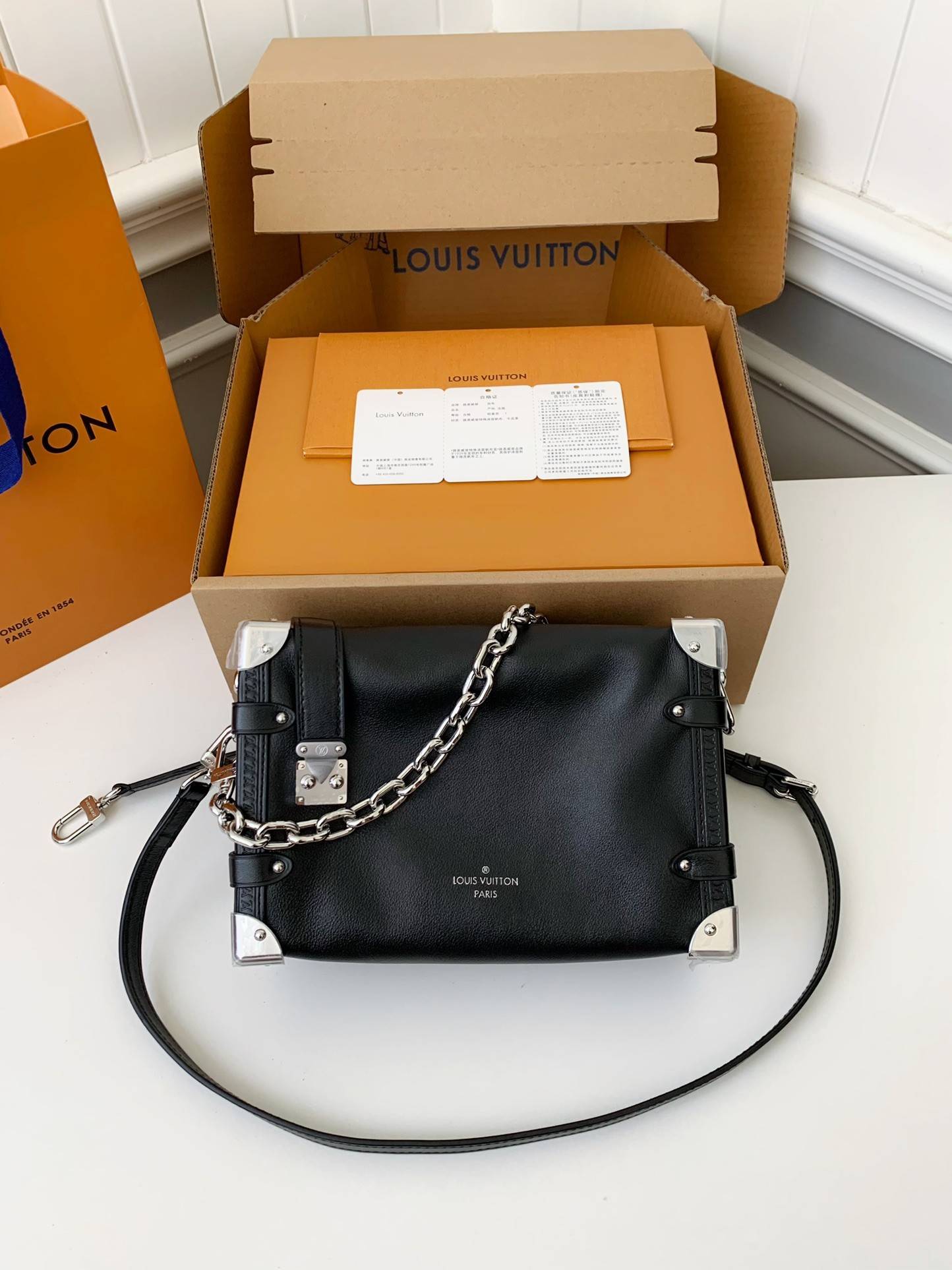 L*V New SIDE TRUNK full leather medium size handbag M11350 Size:21*14*6cm
