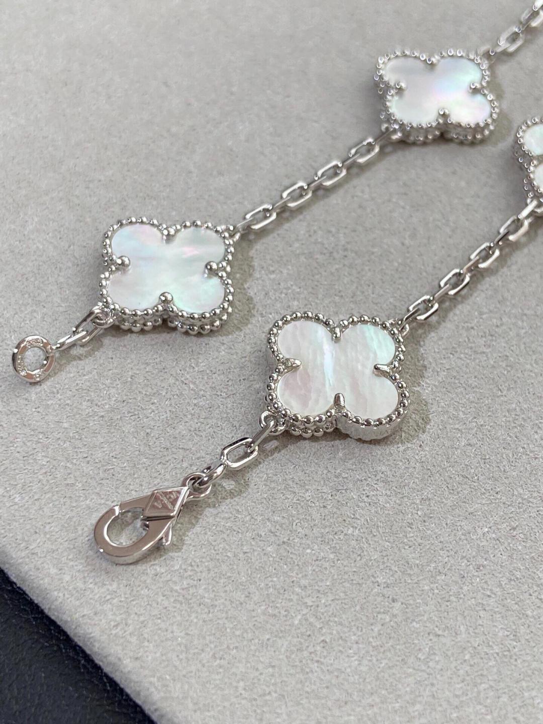 Vca Vintage Alhambra Pendant