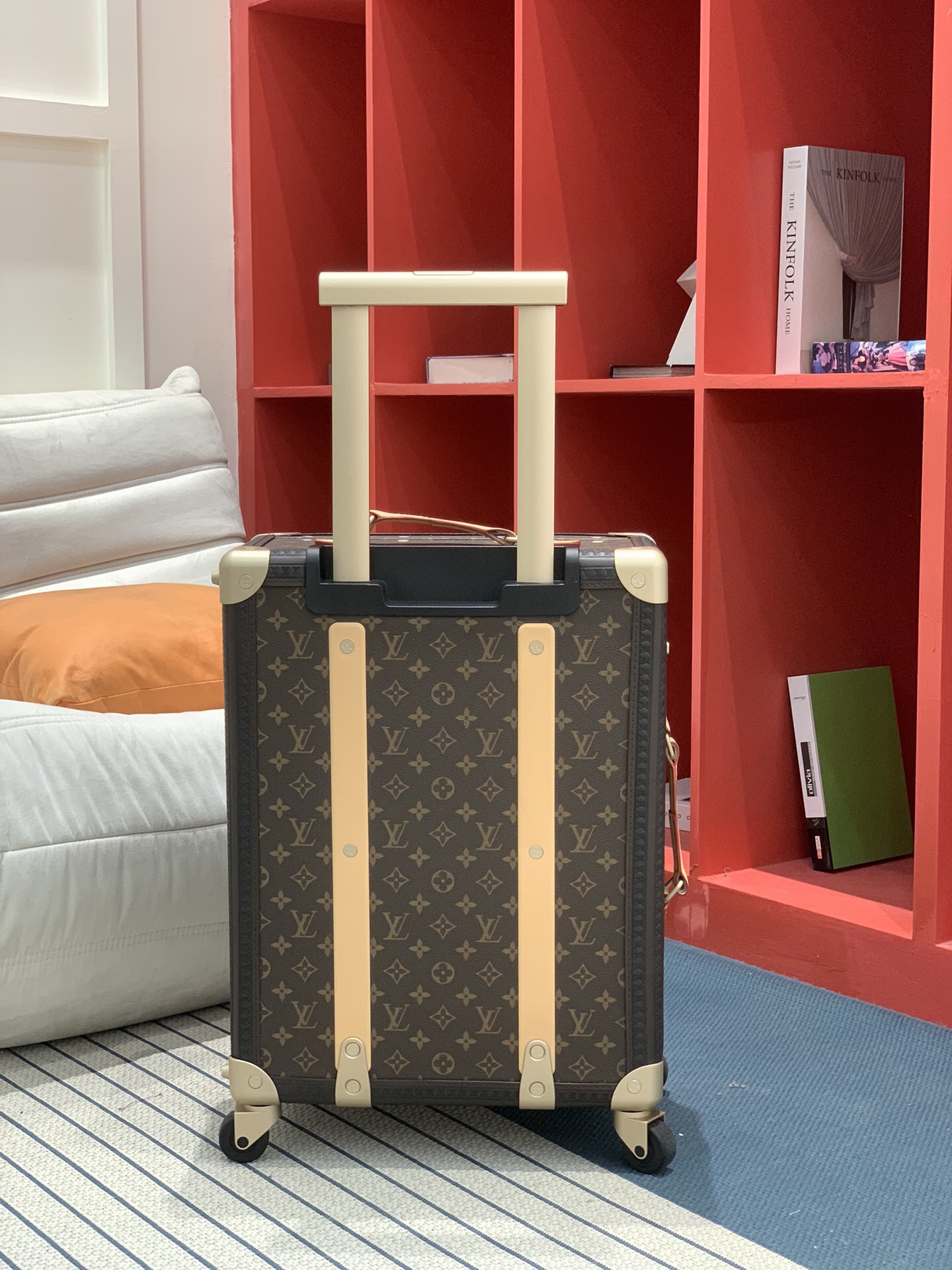 L*V Rolling Trunk