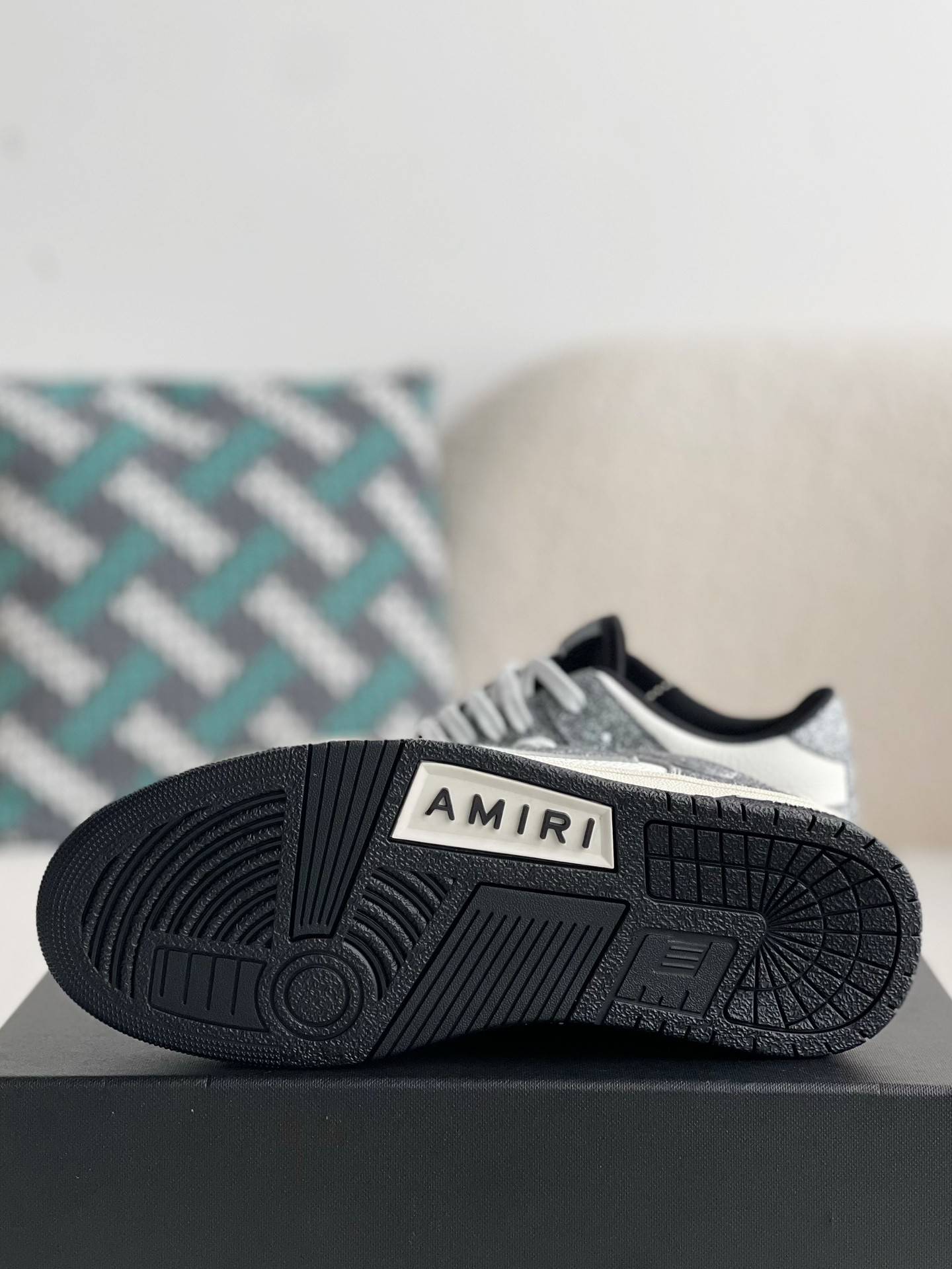 A*RI Bone Sneakers