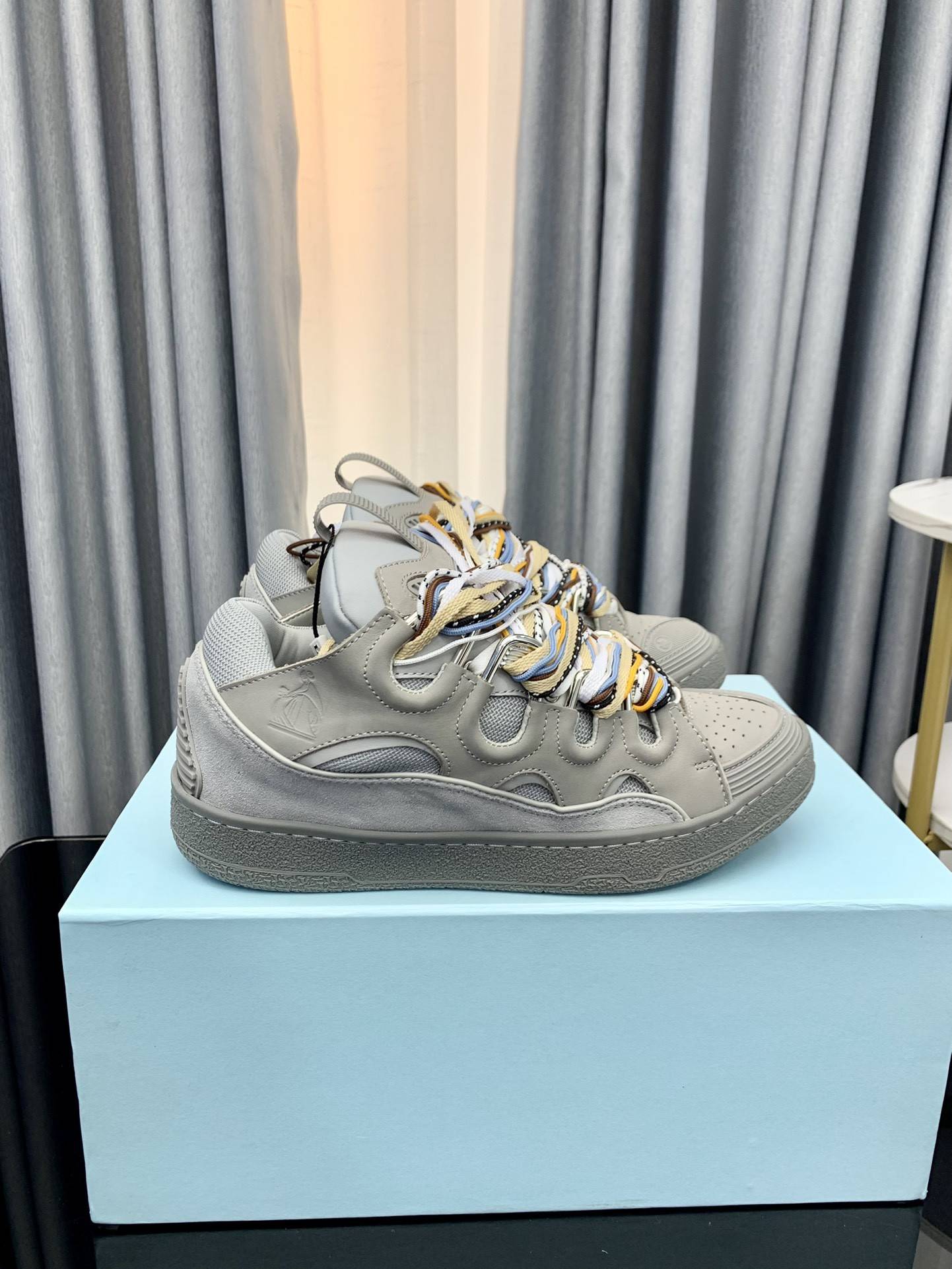 LA*N Sneaker