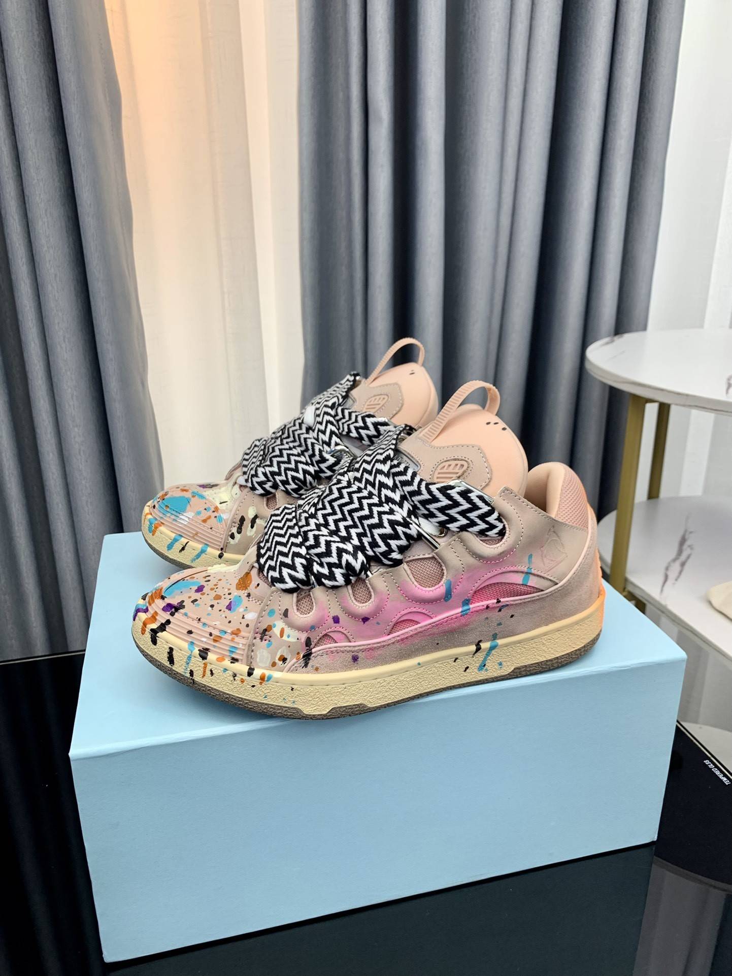 LA*N Sneaker