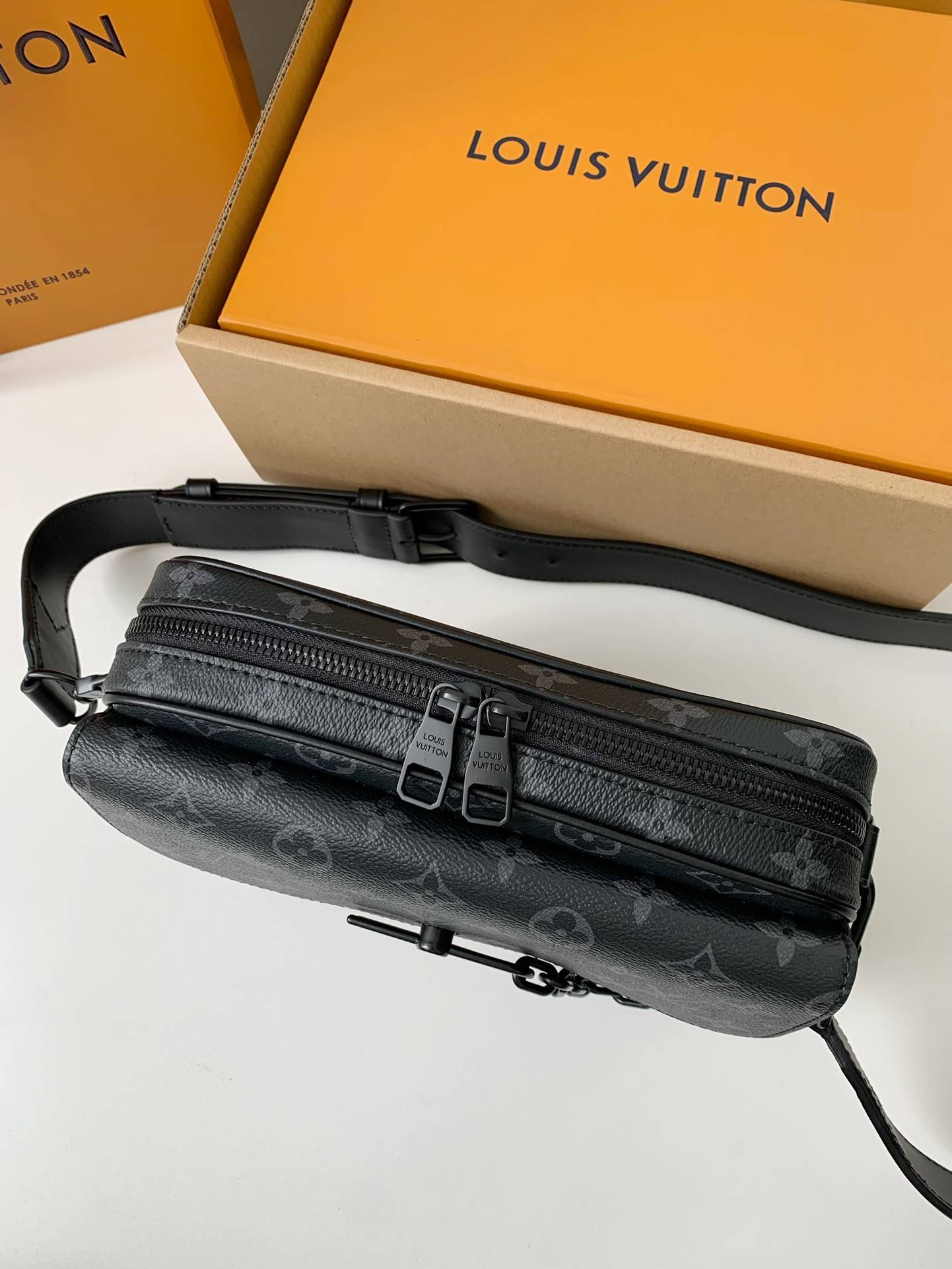 L*V Autumn/Winter New STEAMER Black Flower Messenger Bag M46795, Top Quality