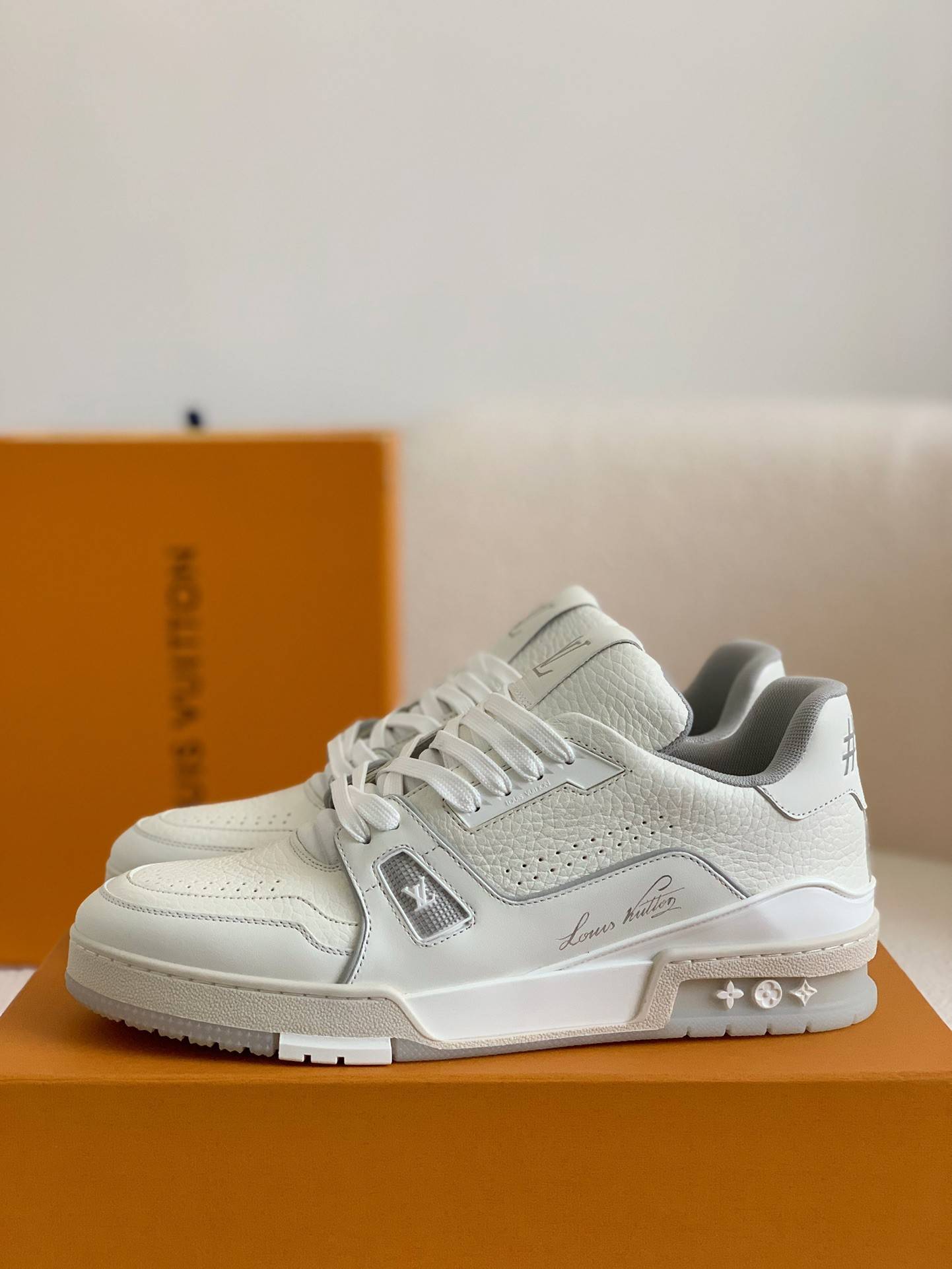 L*V TRAINER Sneakers Top quality