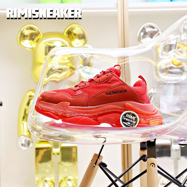 Balenciaga  TRIPLE S RED
