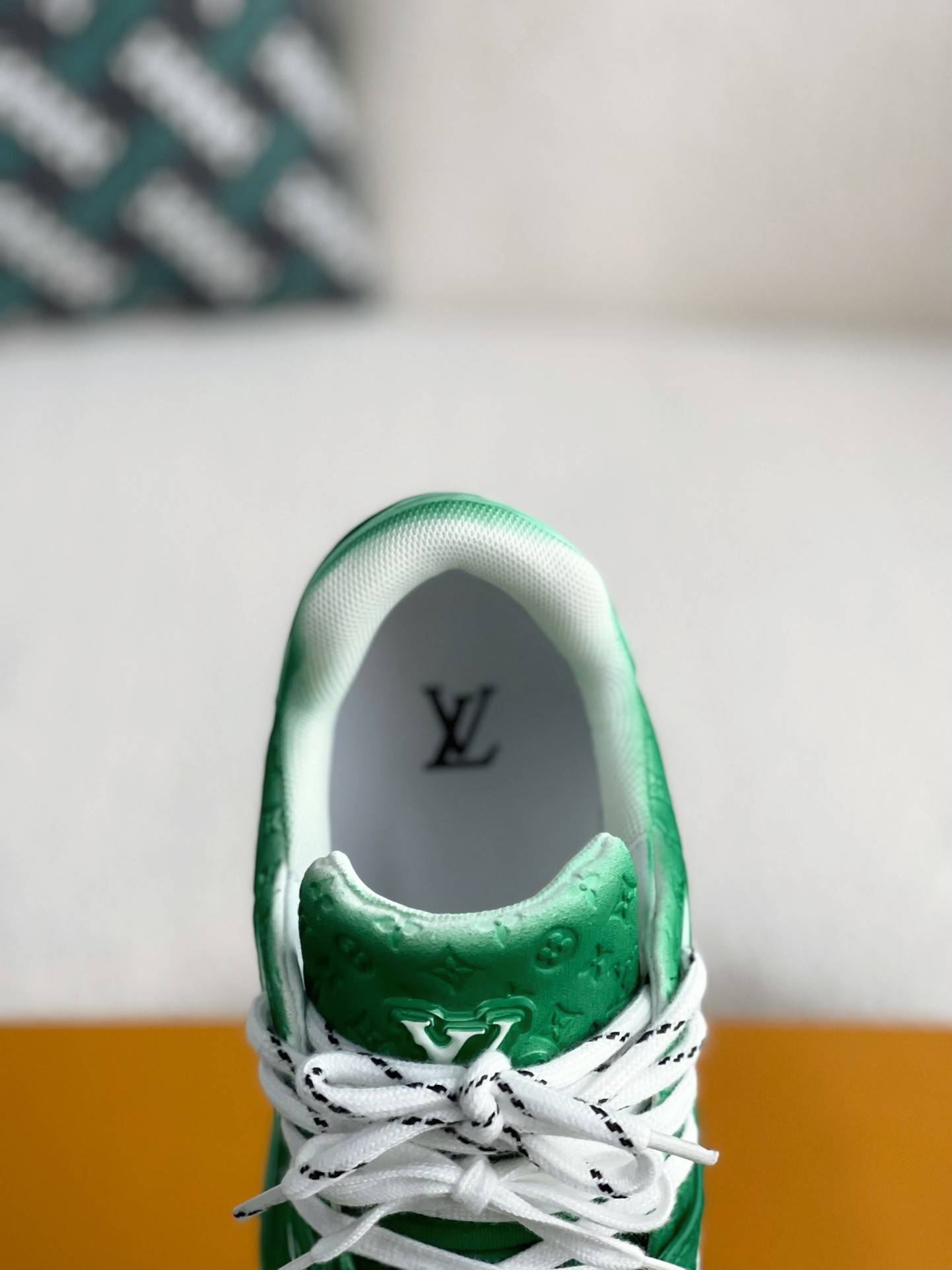 L*V TRAINER SNEAKERS