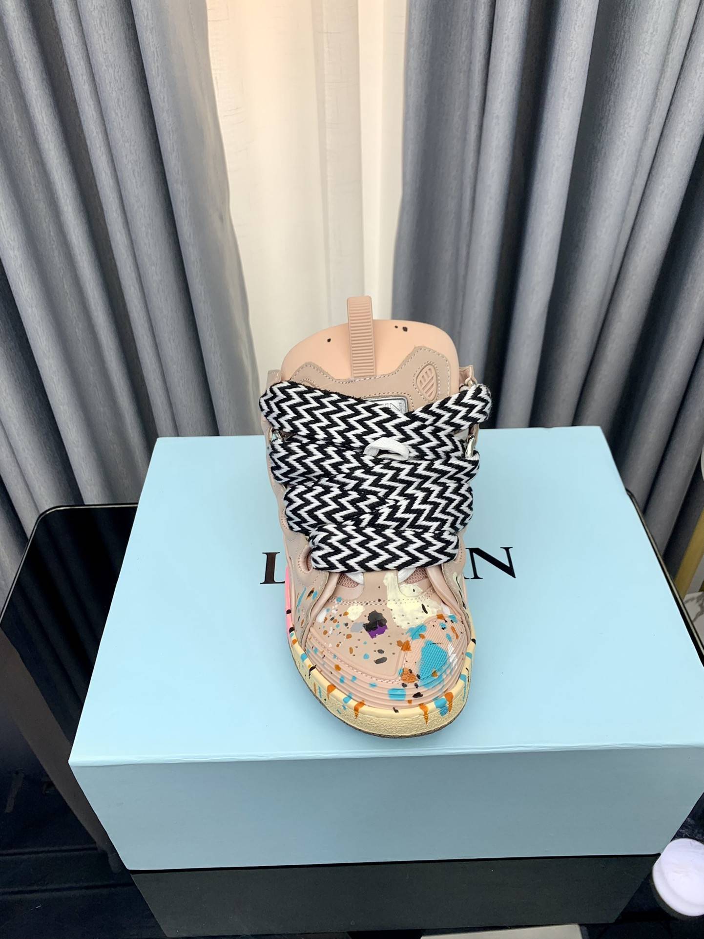 LA*N Sneaker