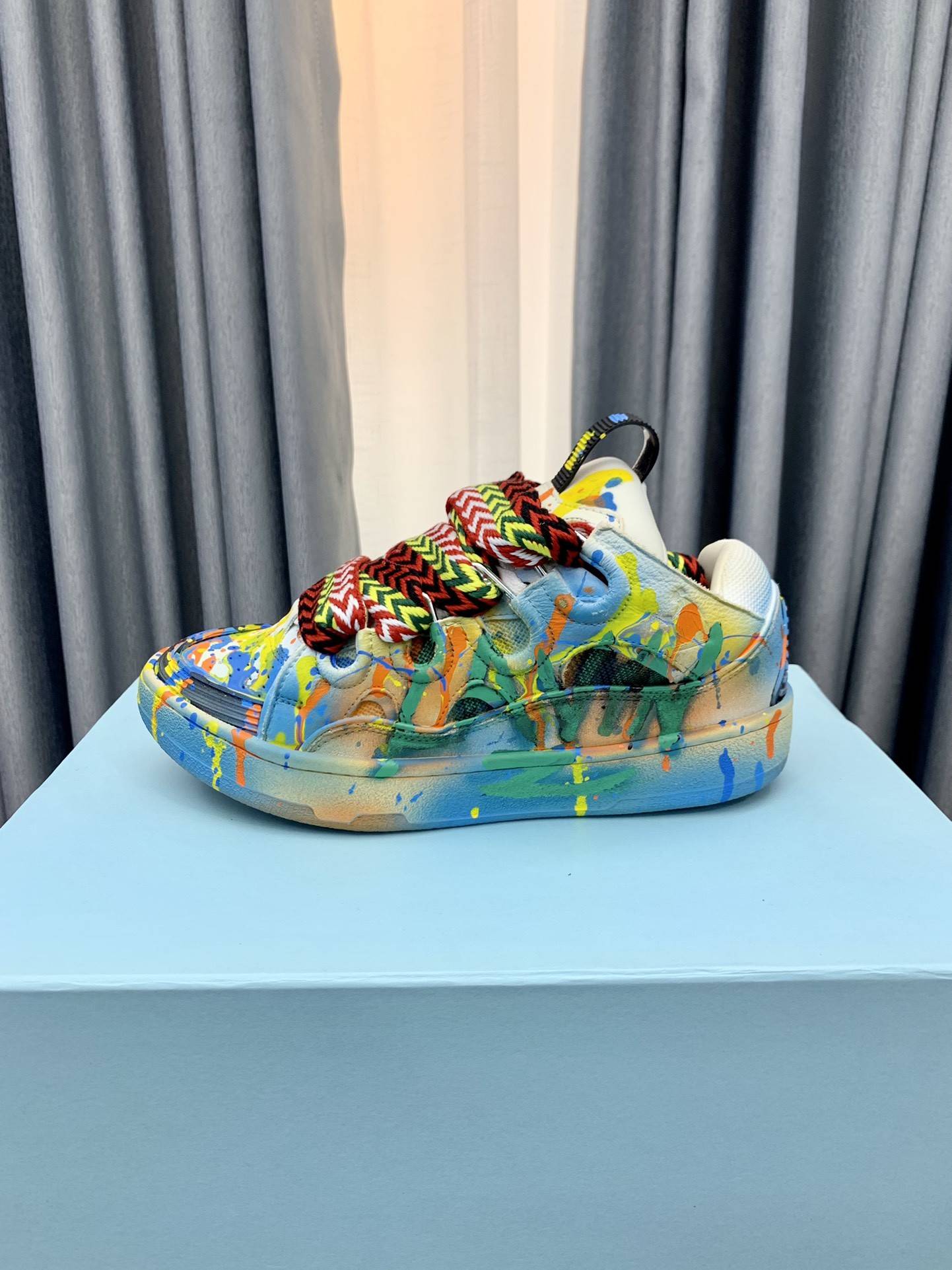 LA*N Sneaker