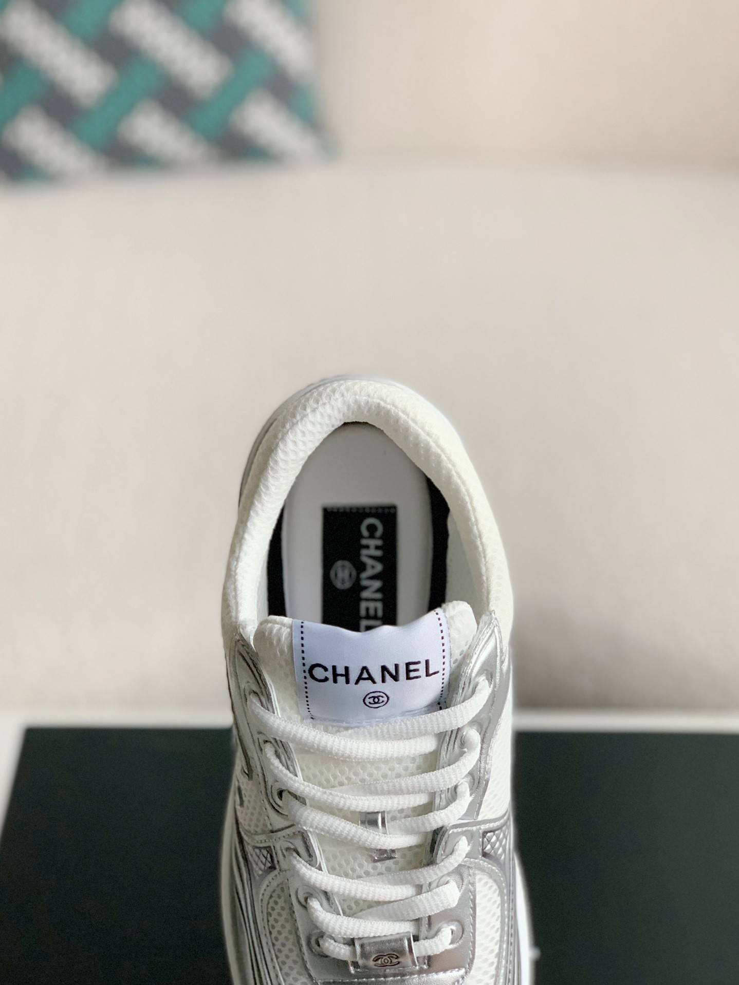 CH*EL  Sneakers