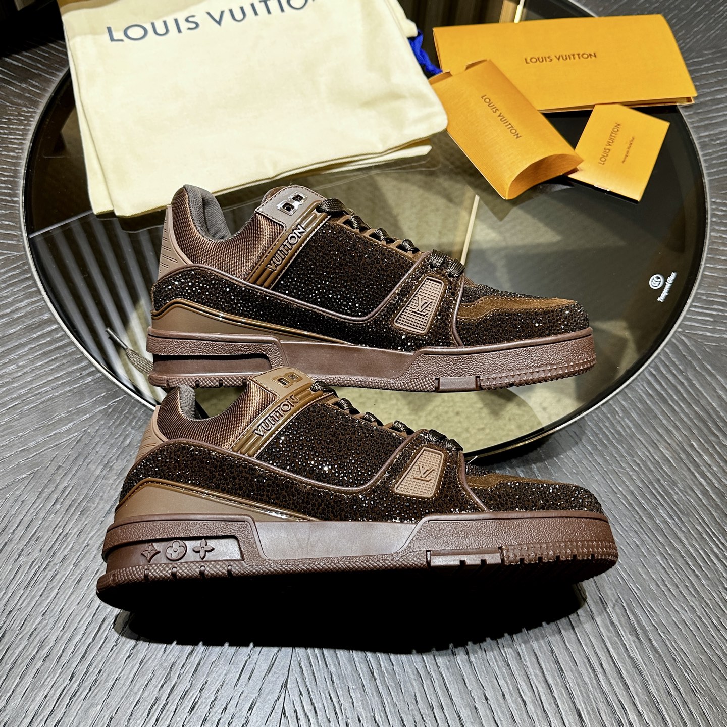 L*V TRAINER Sneakers