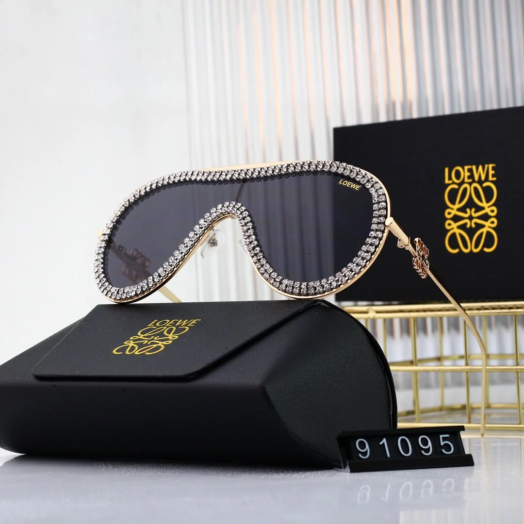 fashionable Di*m*nd shield sunglasses