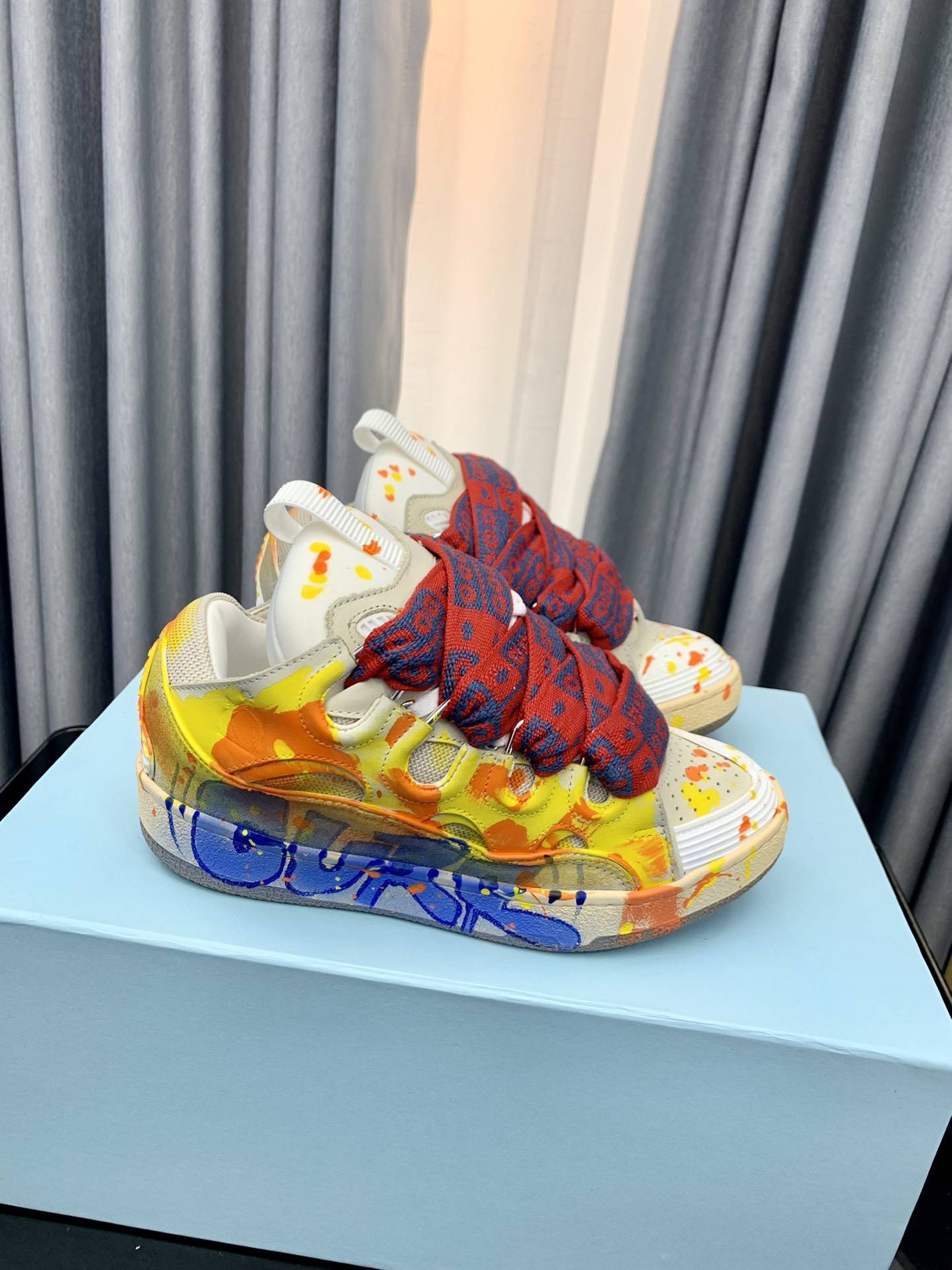 LA*N Sneaker