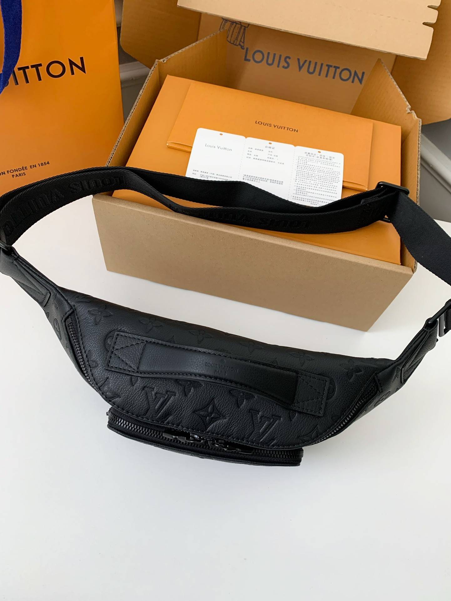 New L*V RUSH waist bag M47058 Size: 30*15*8cm