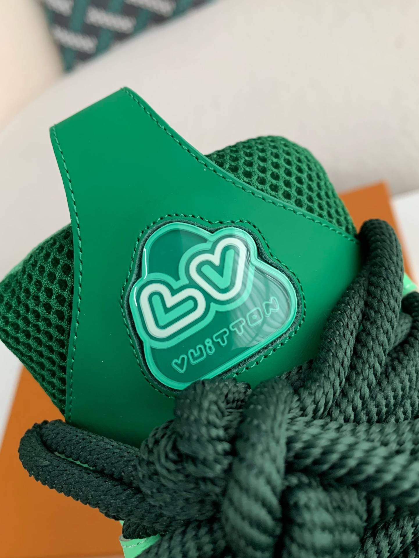 L*V RUNNER TATIC sneakers