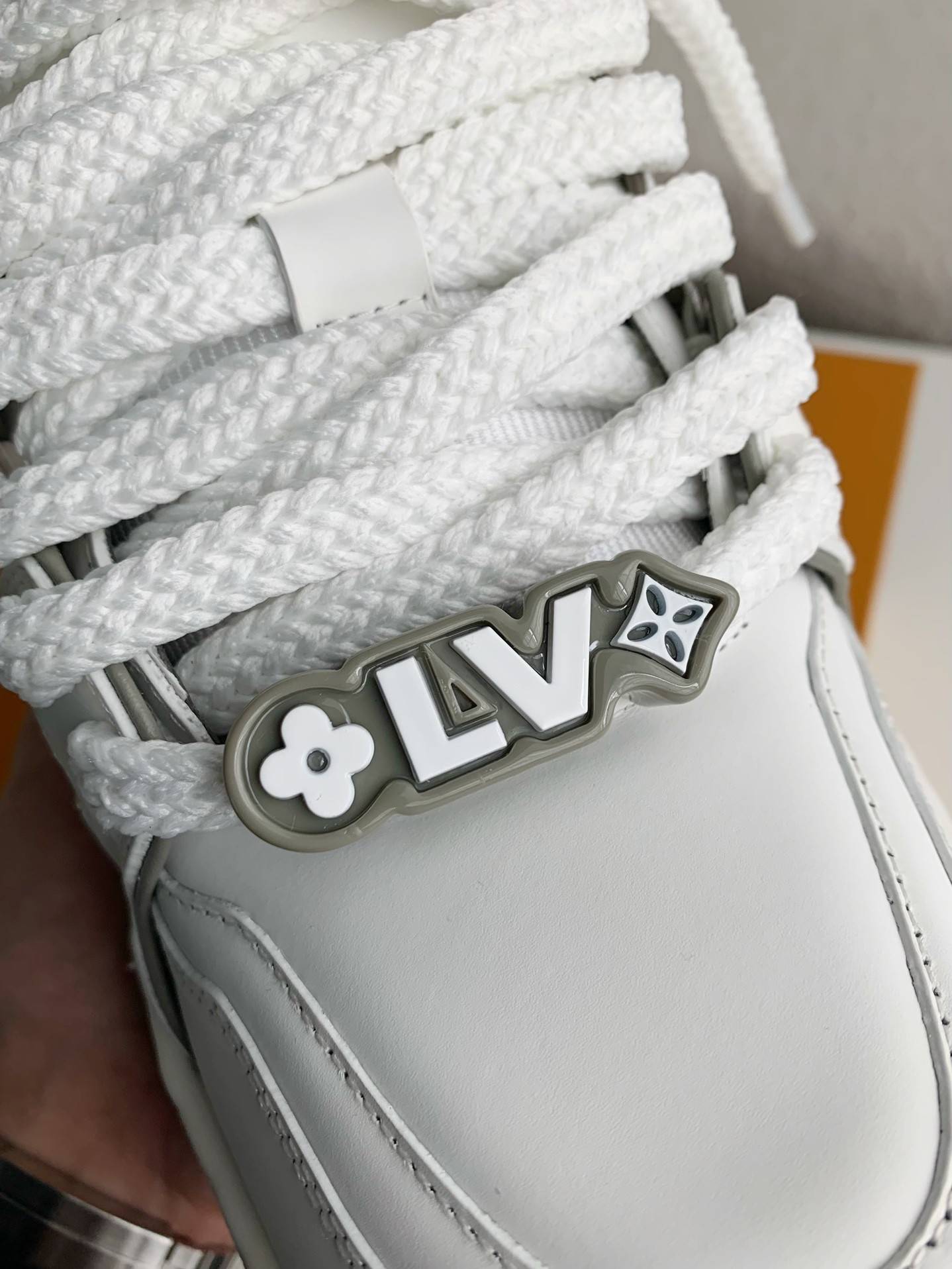 L*V TRAINER MAXI  SNEAKERS