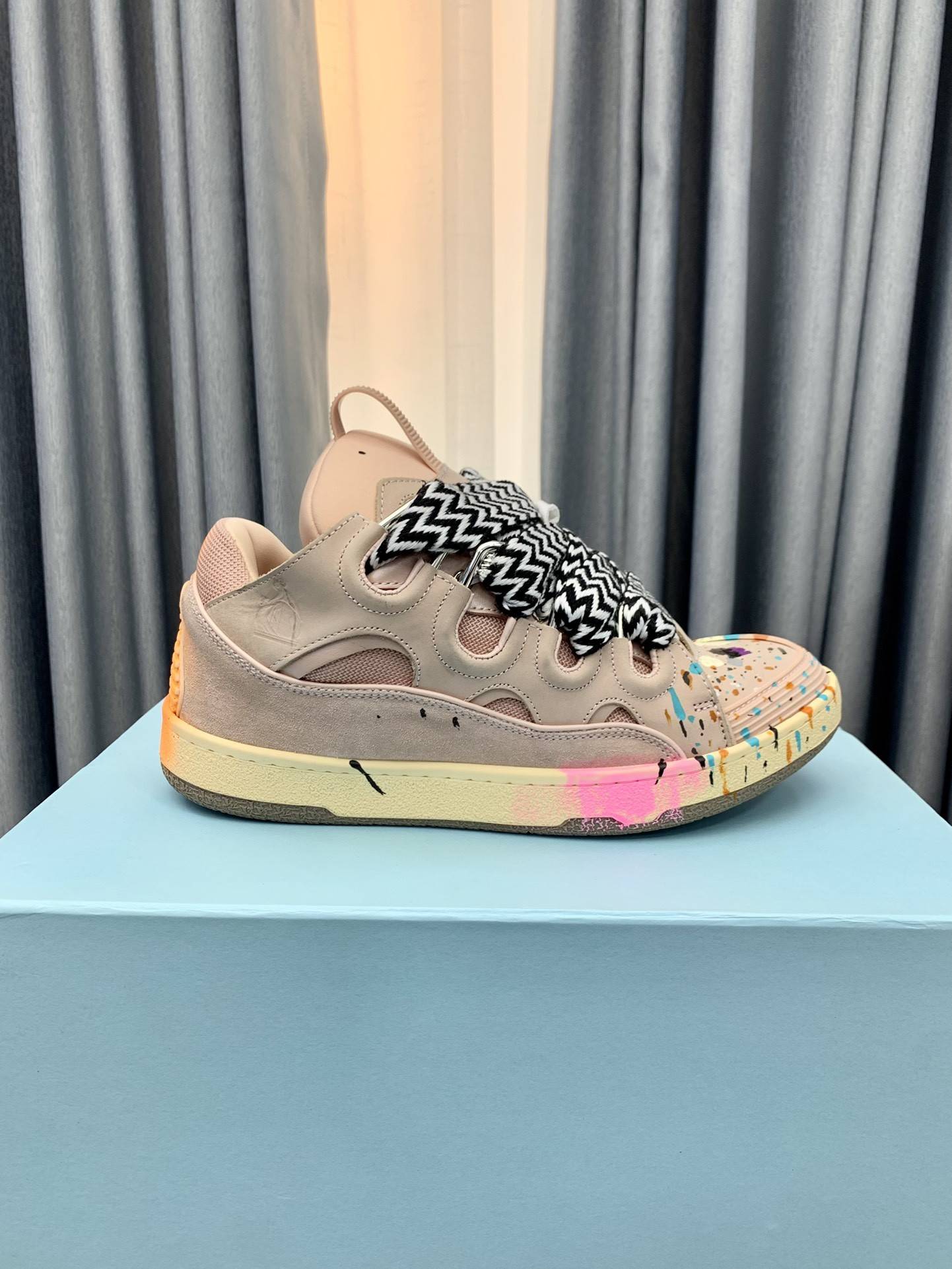 LA*N Sneaker