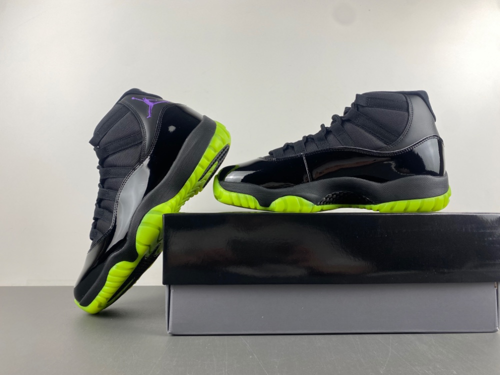 Air Jordan 11  CT8012-003