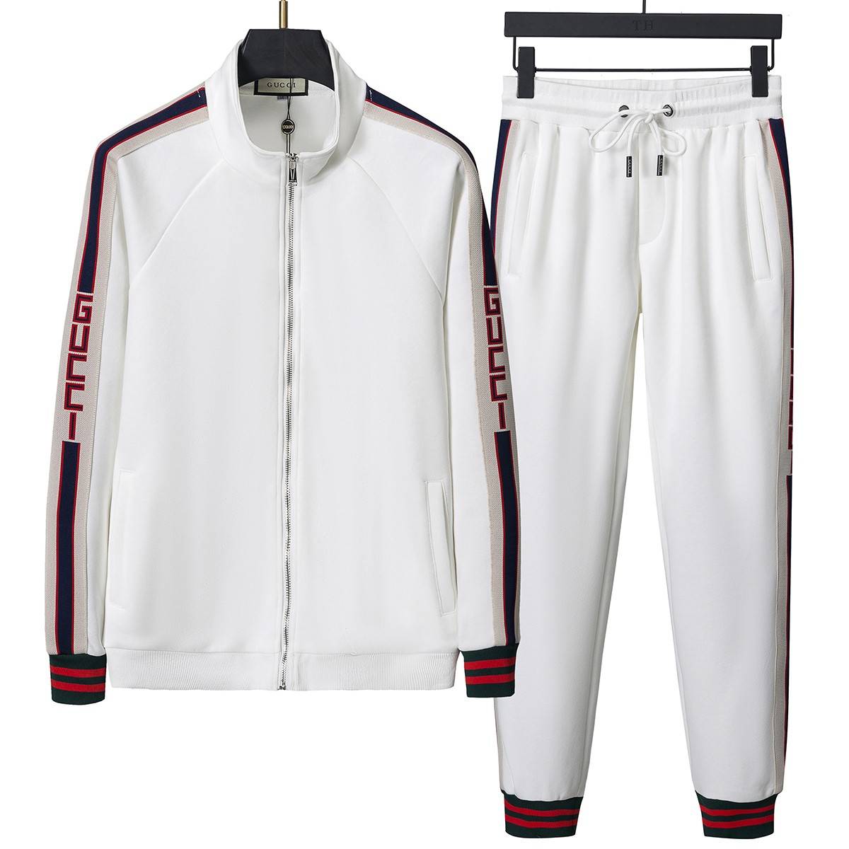 G*u*i casual suit