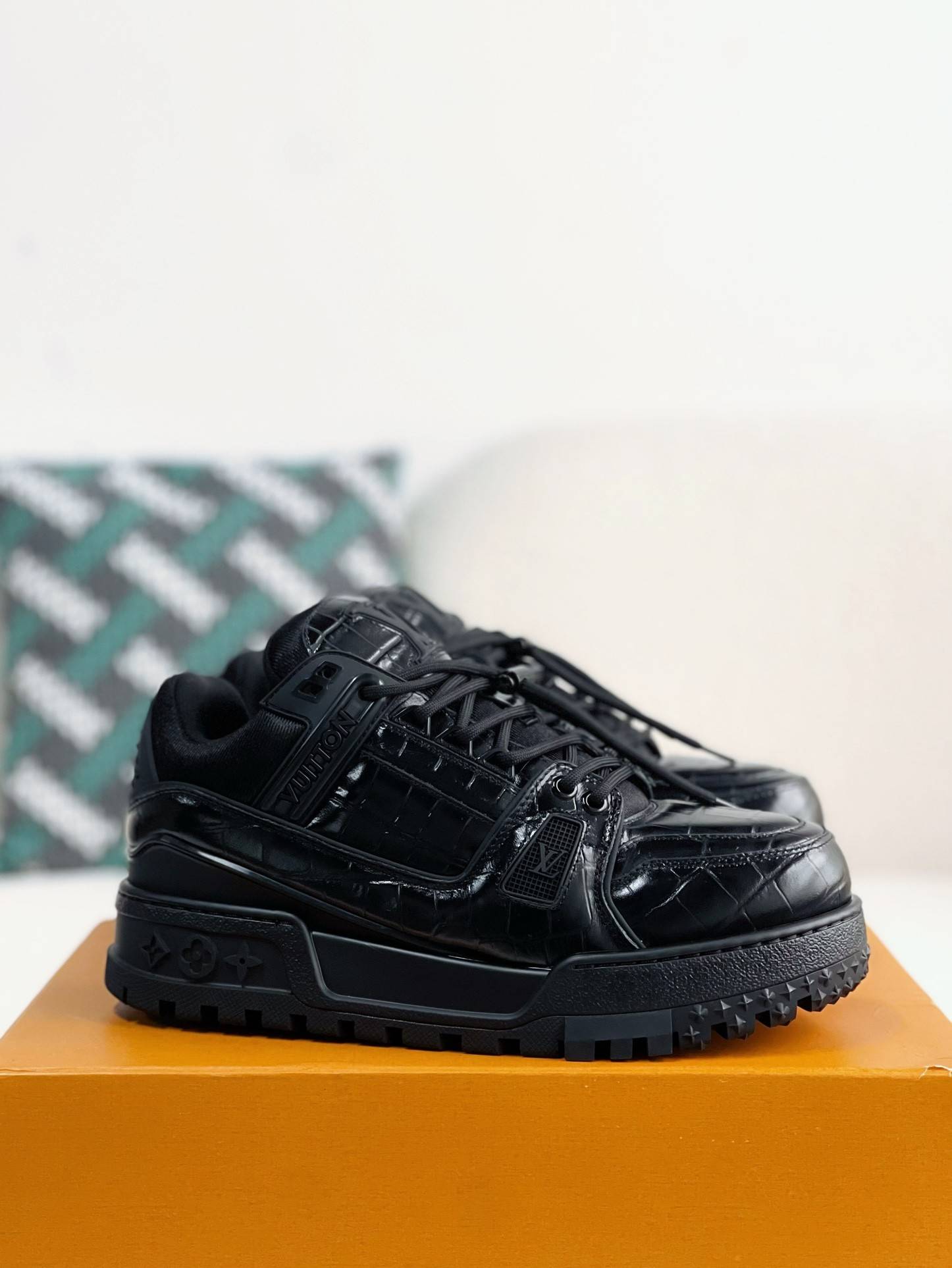 L*V TRAINER MAXI SNEAKERS