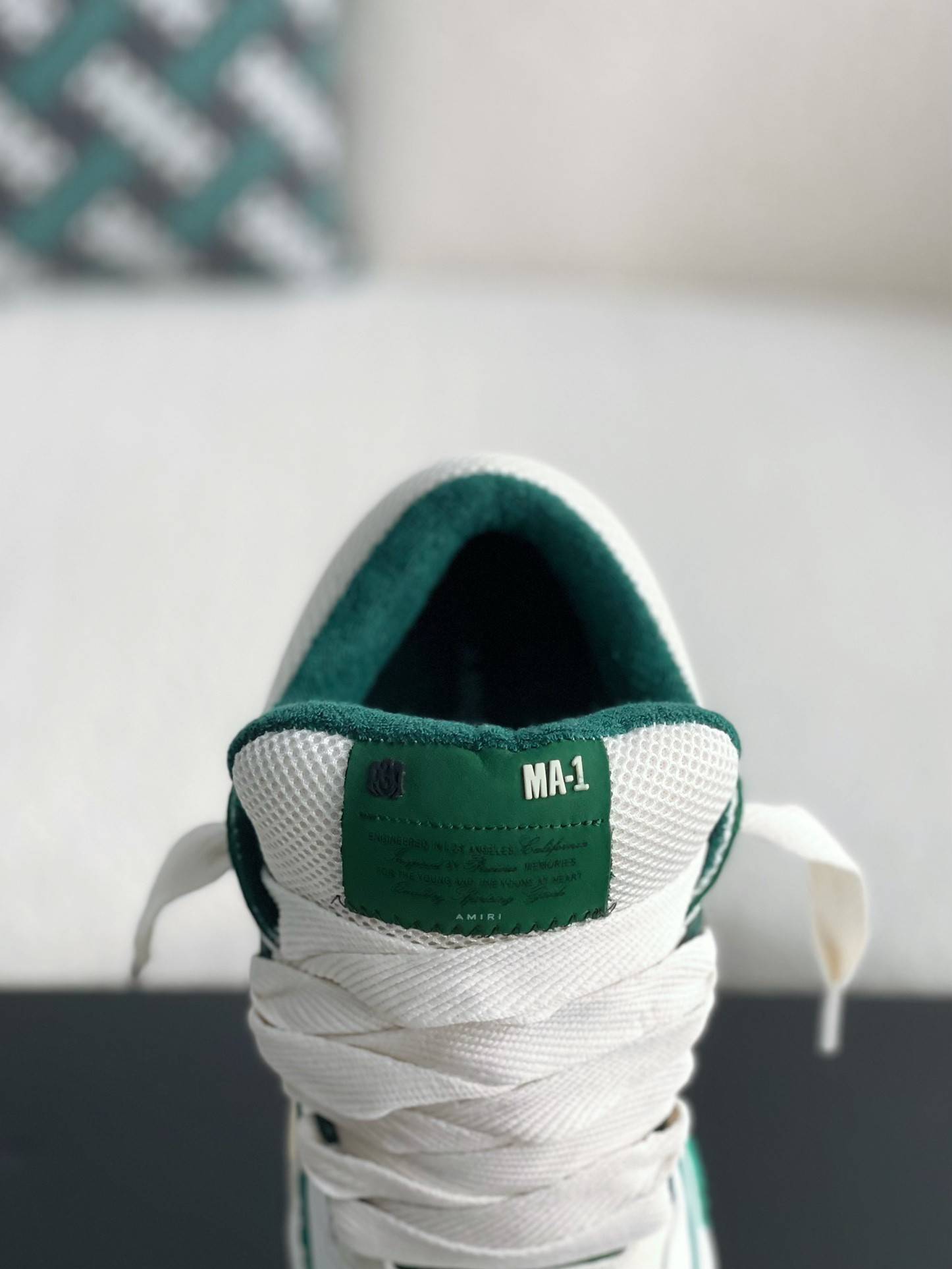 A*RI sneaker