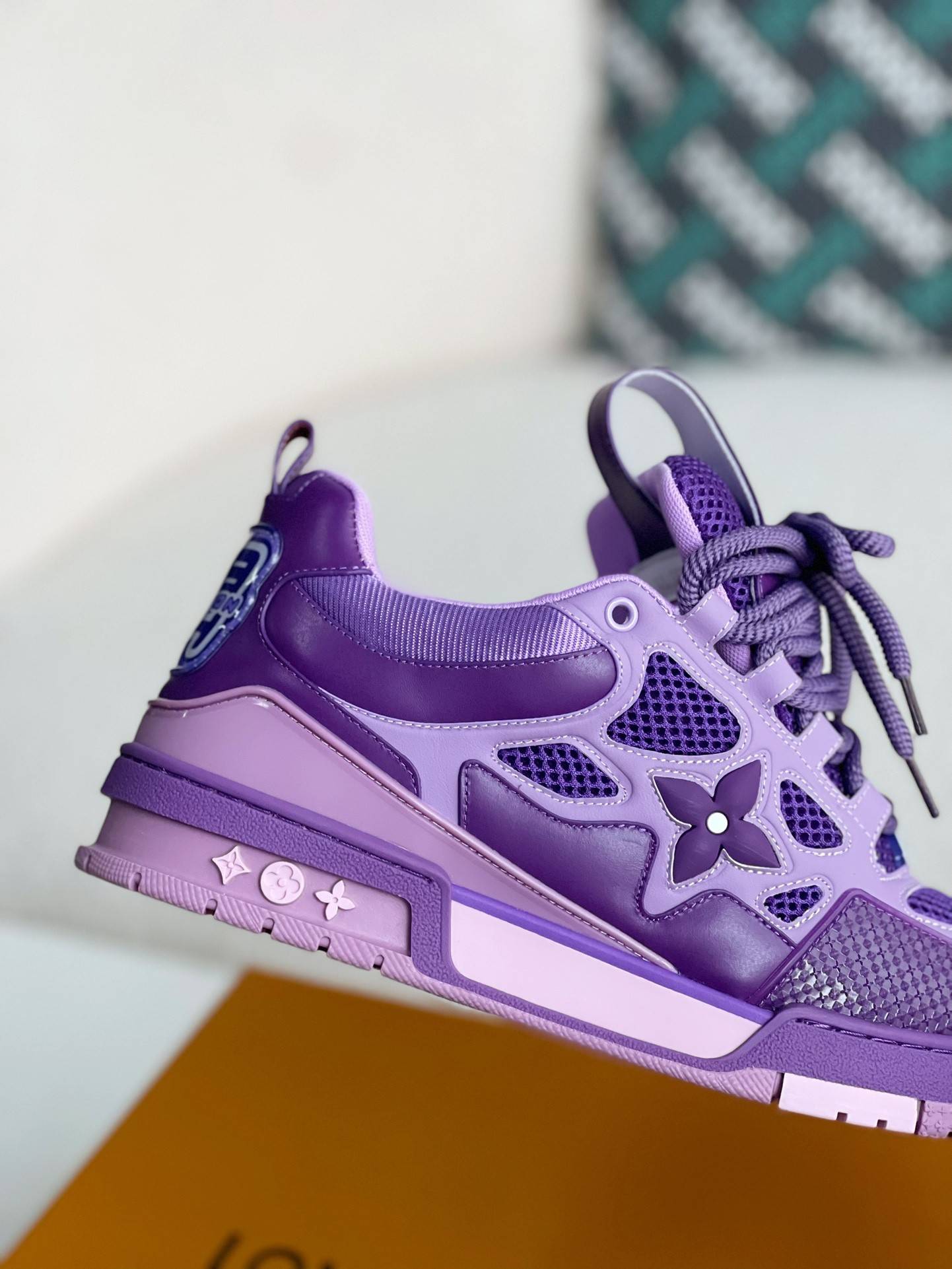 L*V RUNNER TATIC sneakers