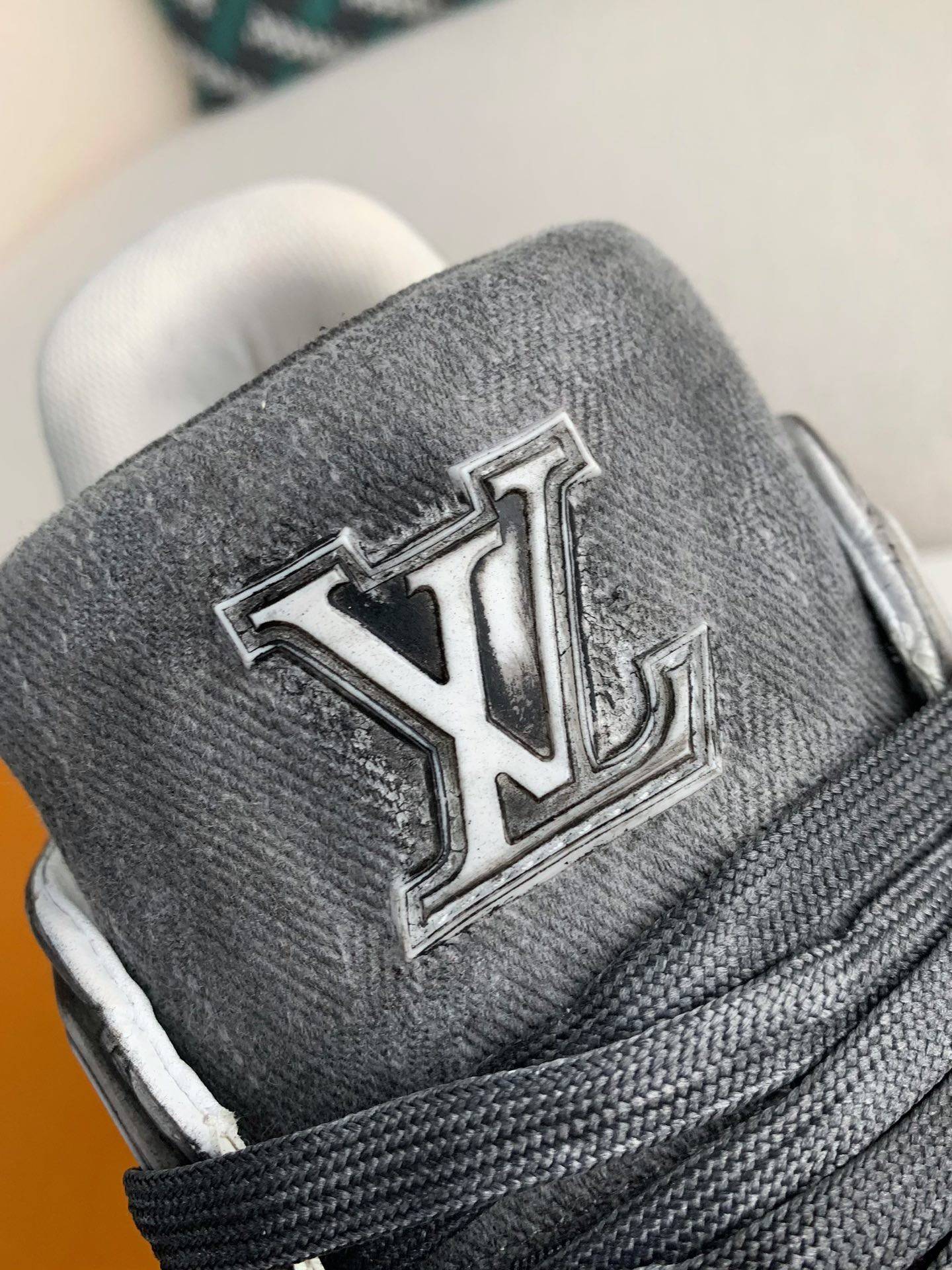 L*V TRAINER SNEAKERS