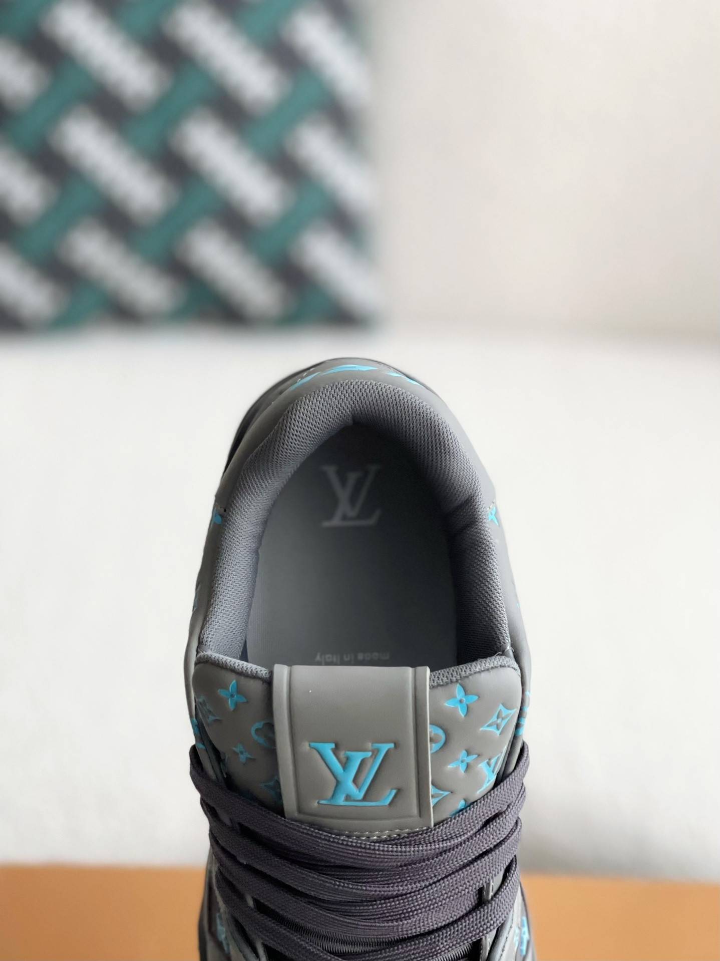 L*V TRAINER SNEAKERS