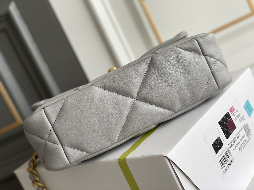 Chanle 19 Handbag
