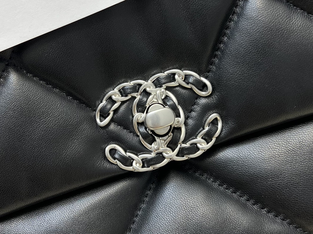 Chanle 19 Handbag