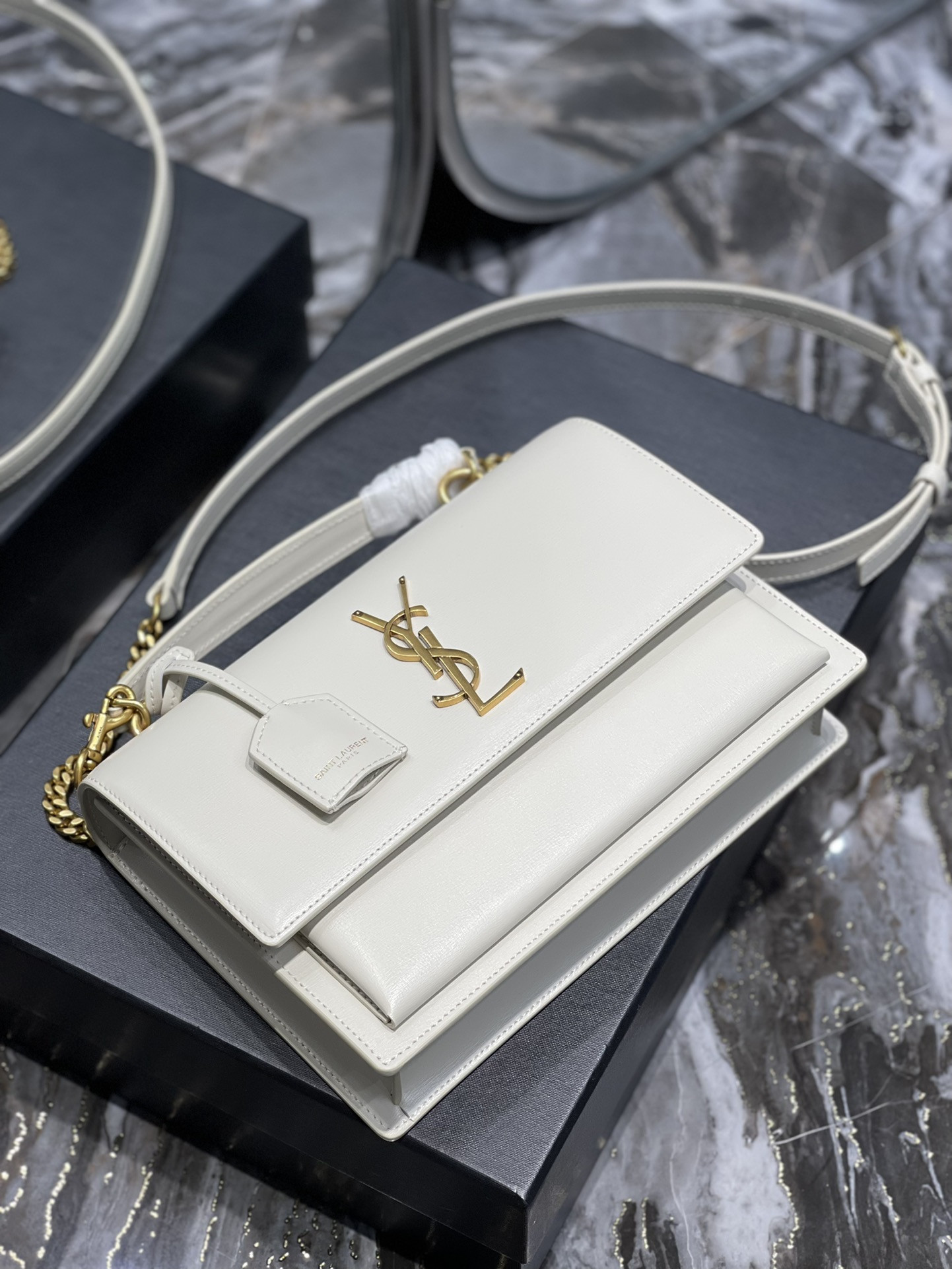 Ysl Sunset Medium Top Handle In Smooth Leather