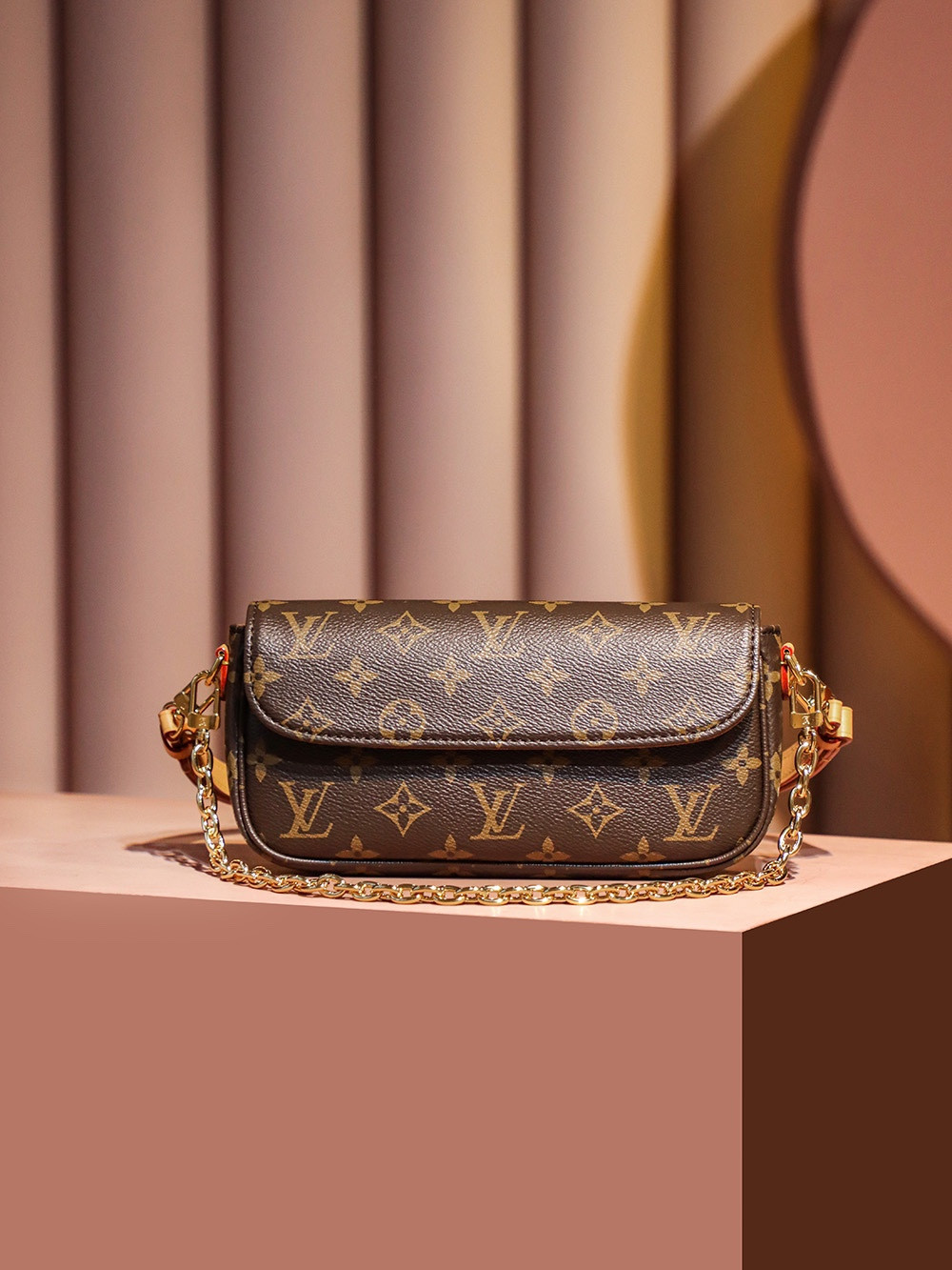 Louis Vuitton Ivy Bag
