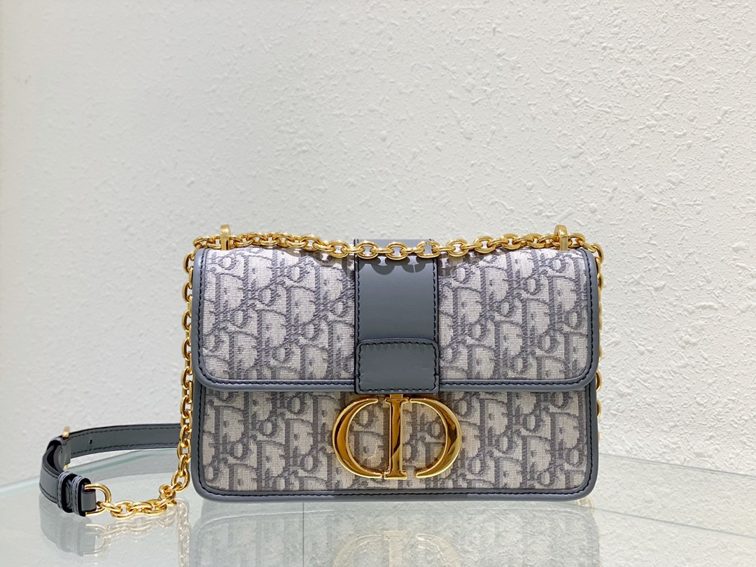 30 Montaigne Chain Bag