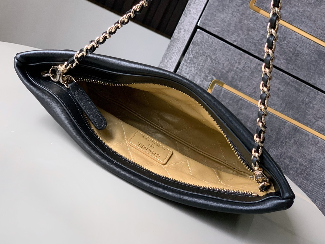 Chanel 25s Handbag