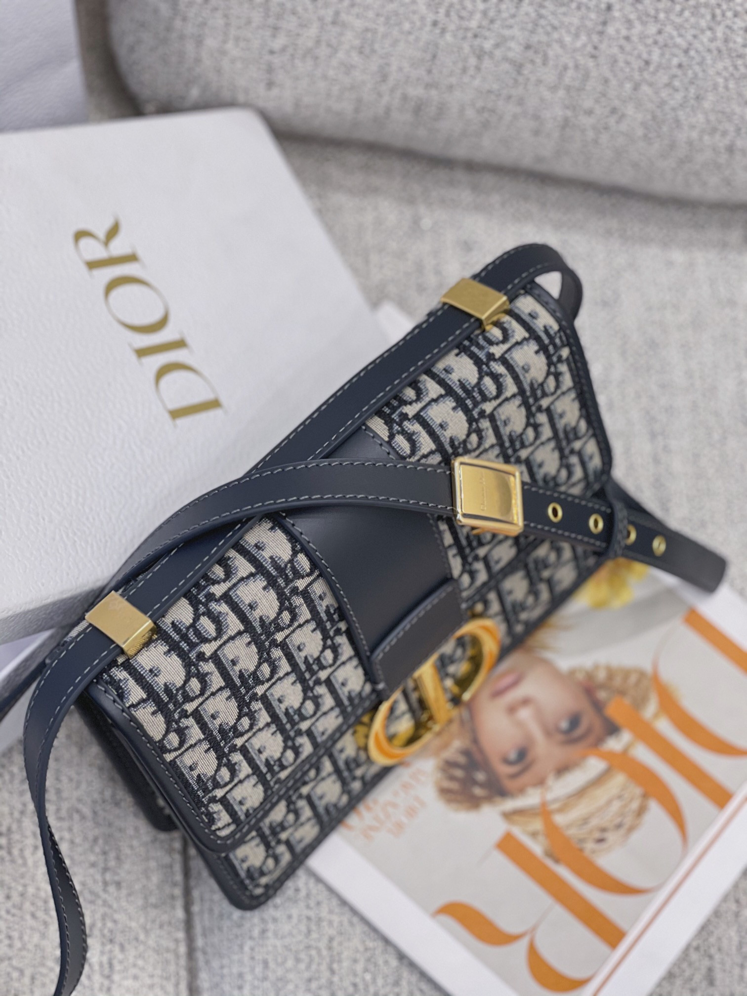 30 Montaigne Bag